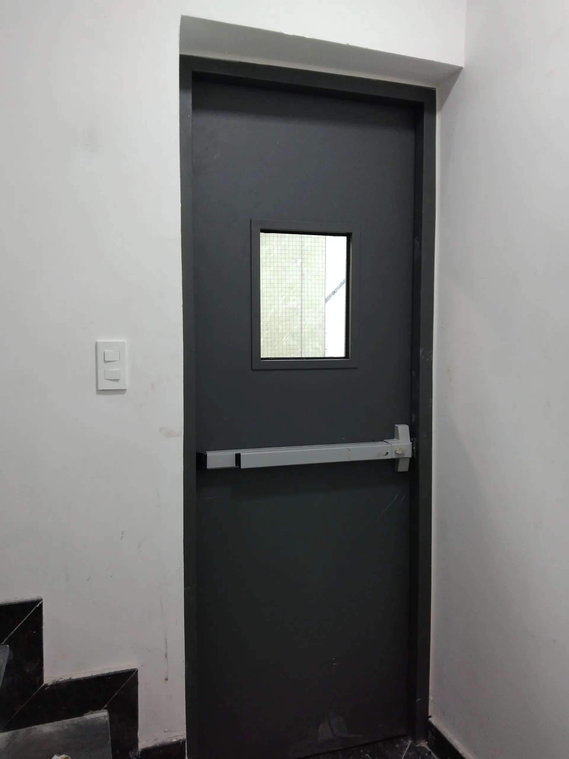 Cửa thép chống cháy T8/2022