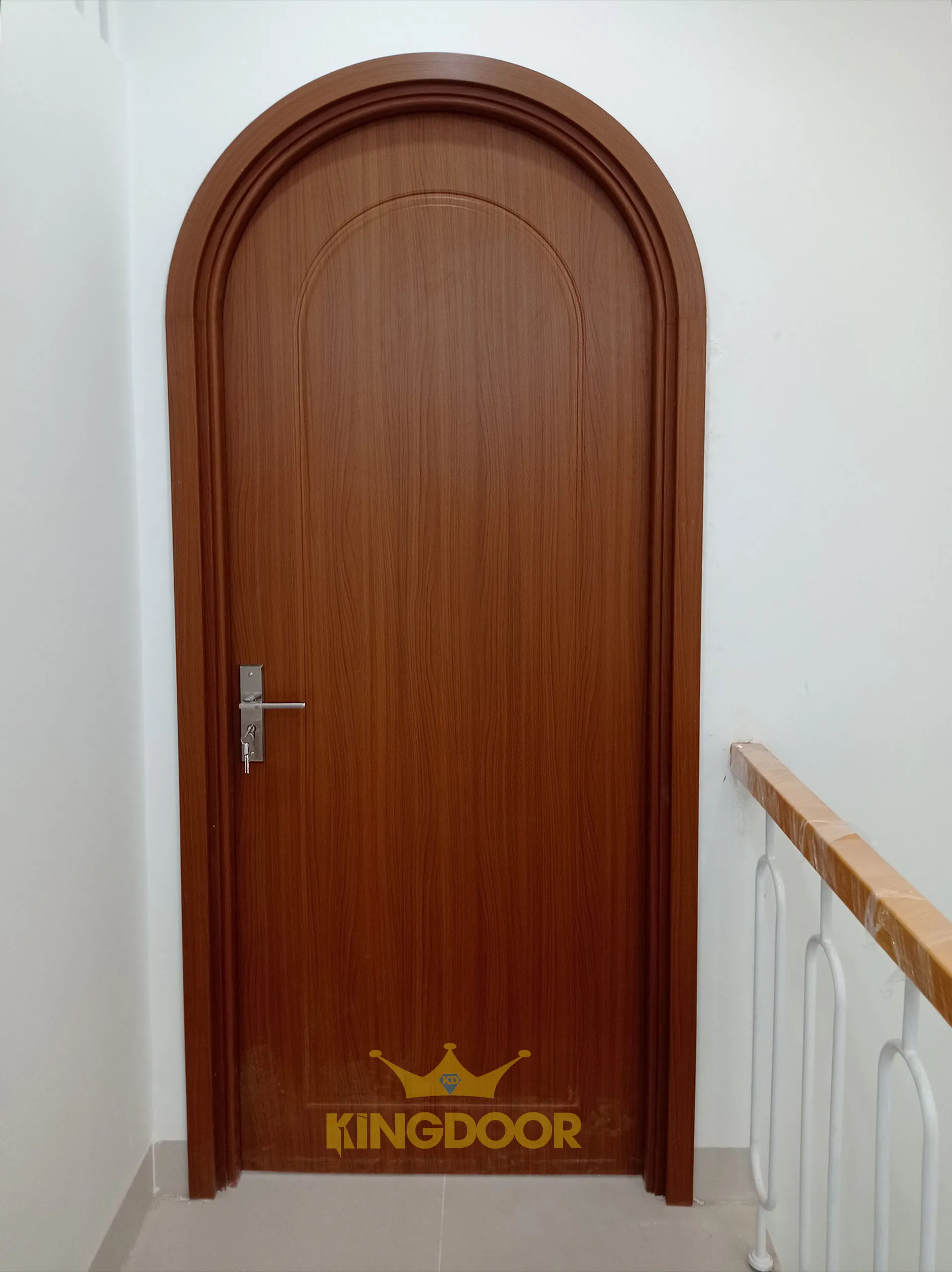 cua-vom-nhua-composite-tai-quan-4