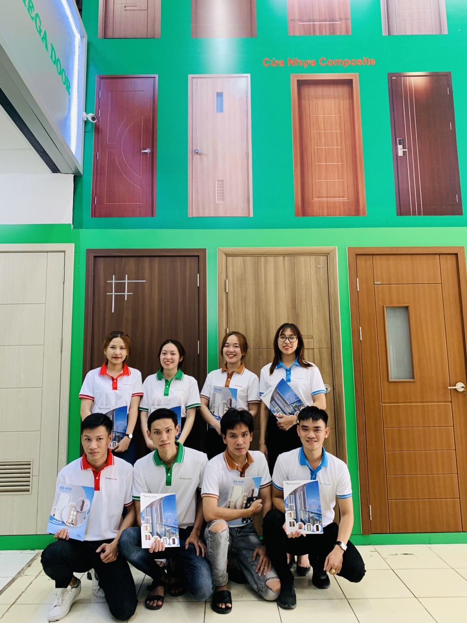Cửa hàng bán cửa nhựa giả gỗ