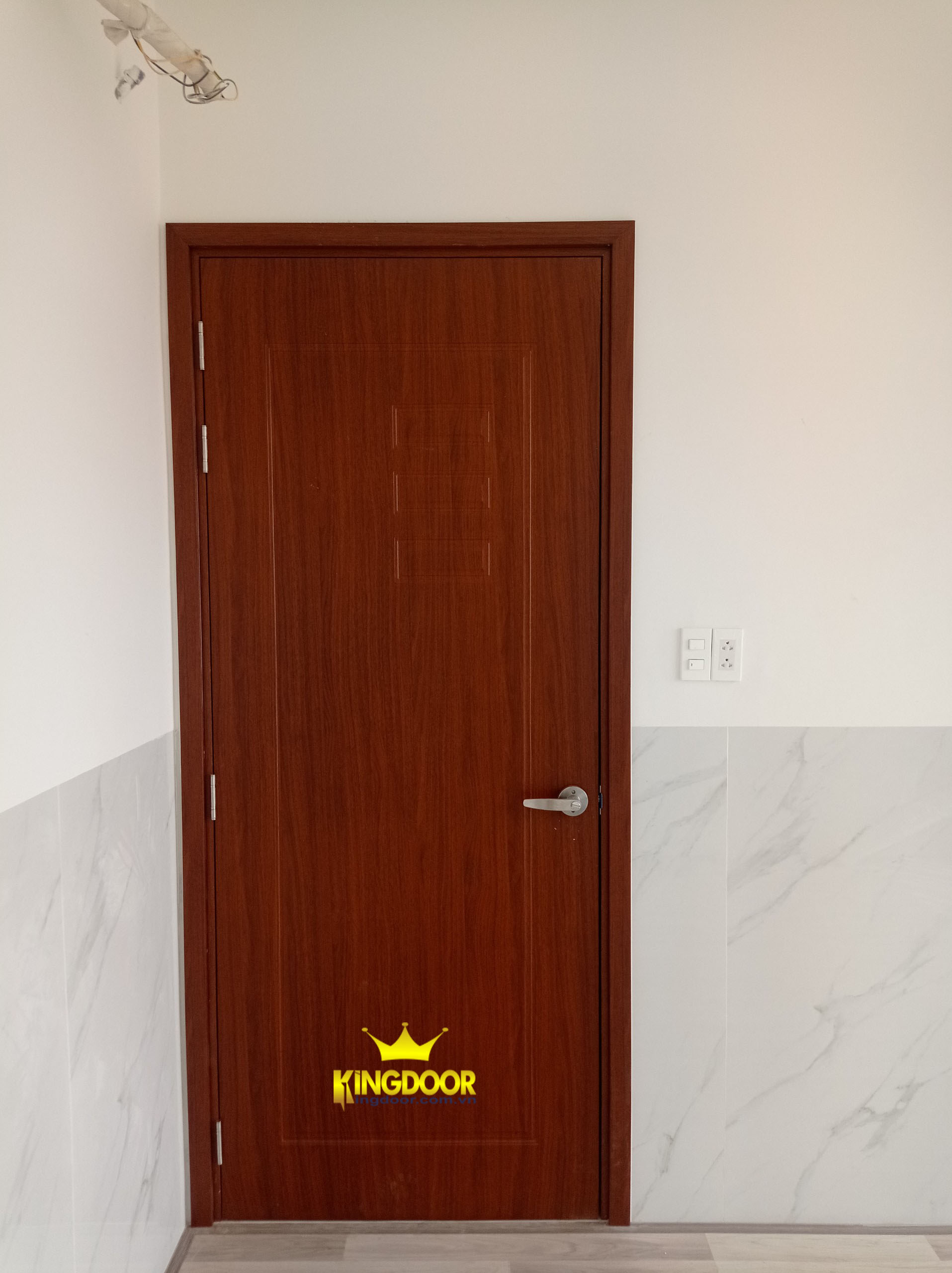 Cửa nhựa composite tại bến cát