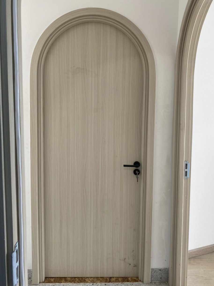 cua-vom-nhua-composite-tai-nha-be