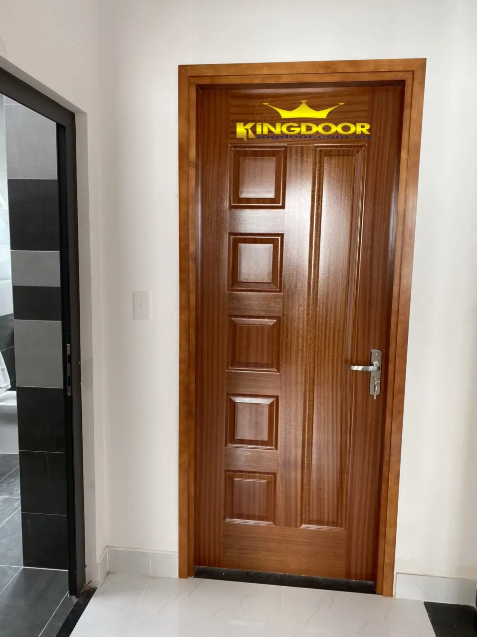 Mẫu cửa phòng ngủ Thủ Đức