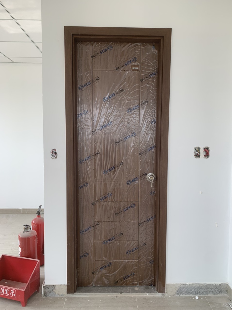 Lắp đặt cửa nhựa ABS Hàn Quốc cho cửa phòng tại Cần thơ