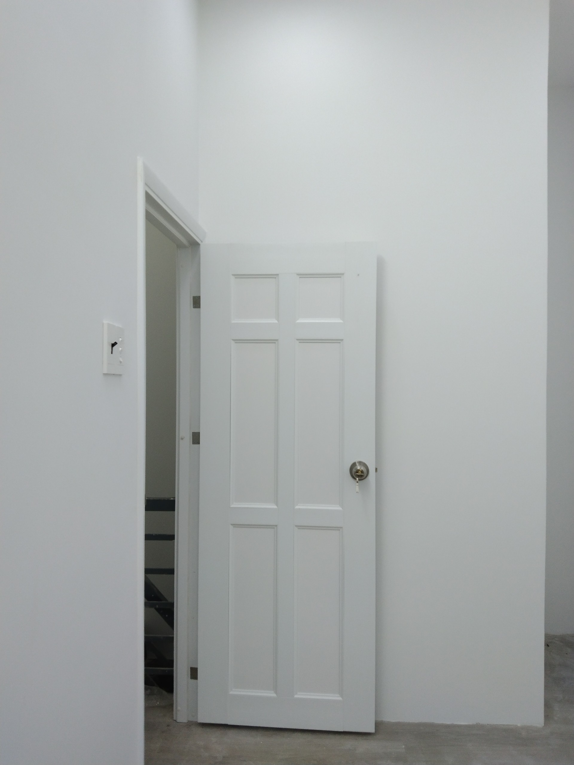 cua-nhua-dai-loan-tai-dong-nai