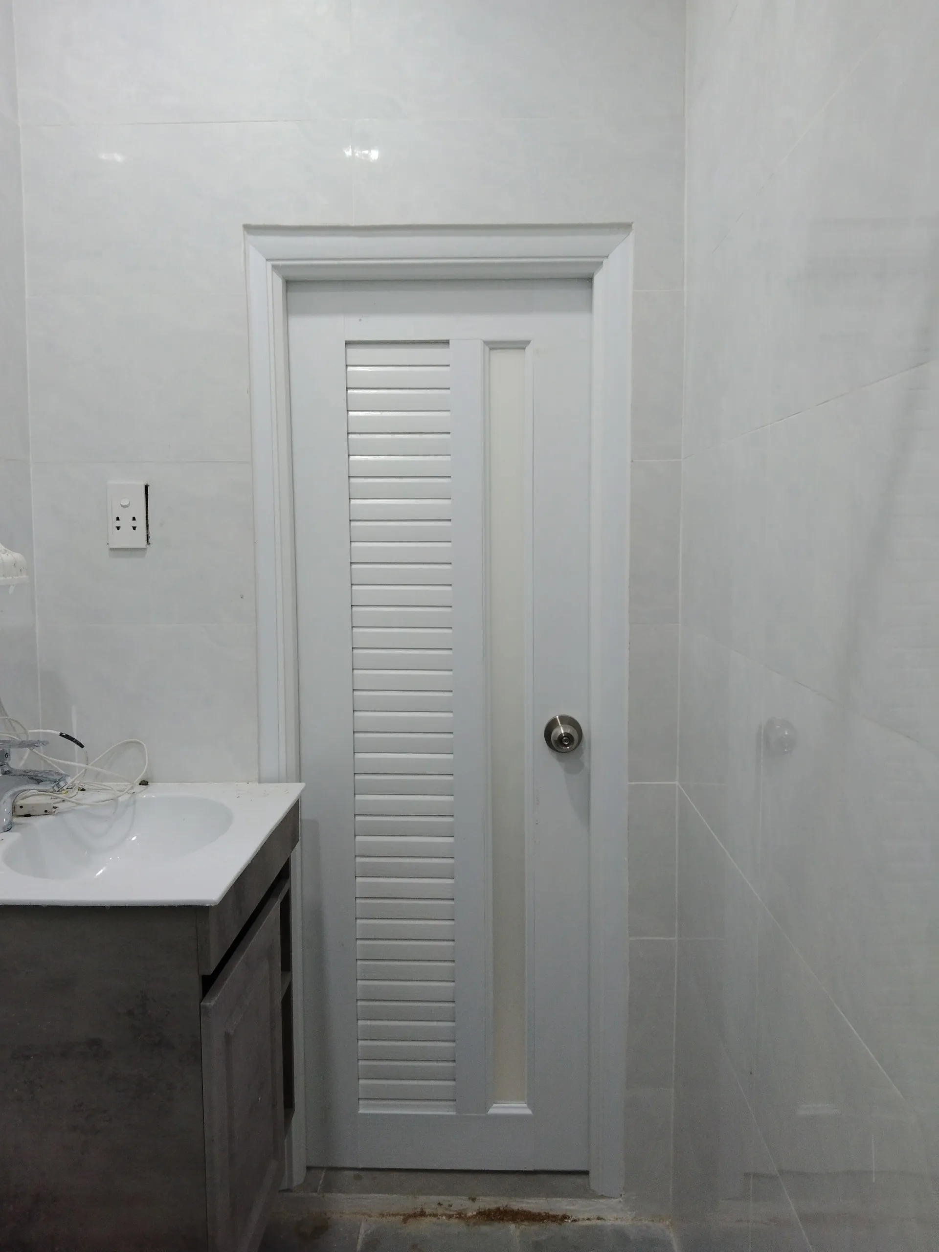 cua-nhua-dai-loan-tai-thong-nhat-dong-nai