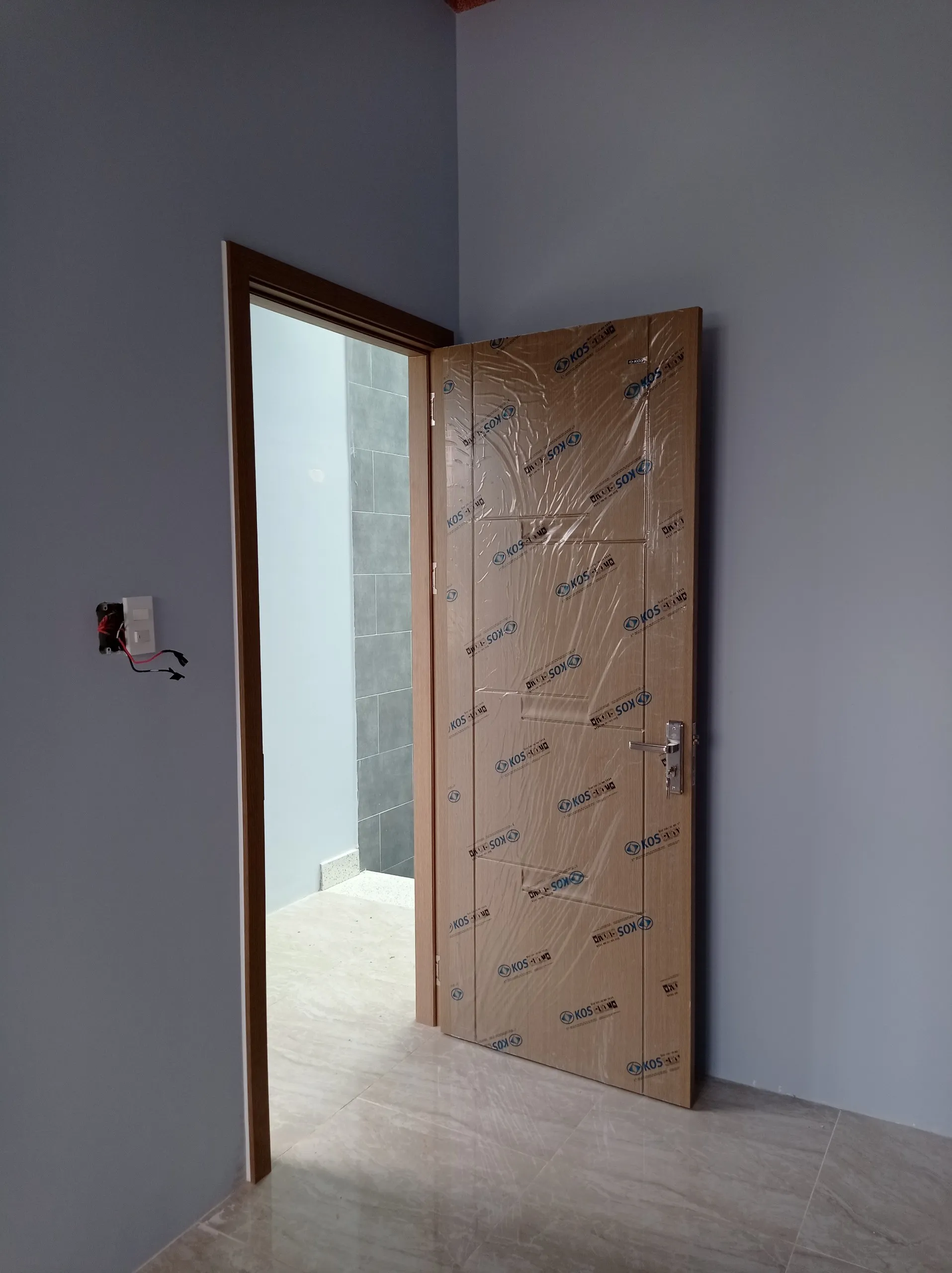 cua-nhua-abs-han-quoc-ca-mau