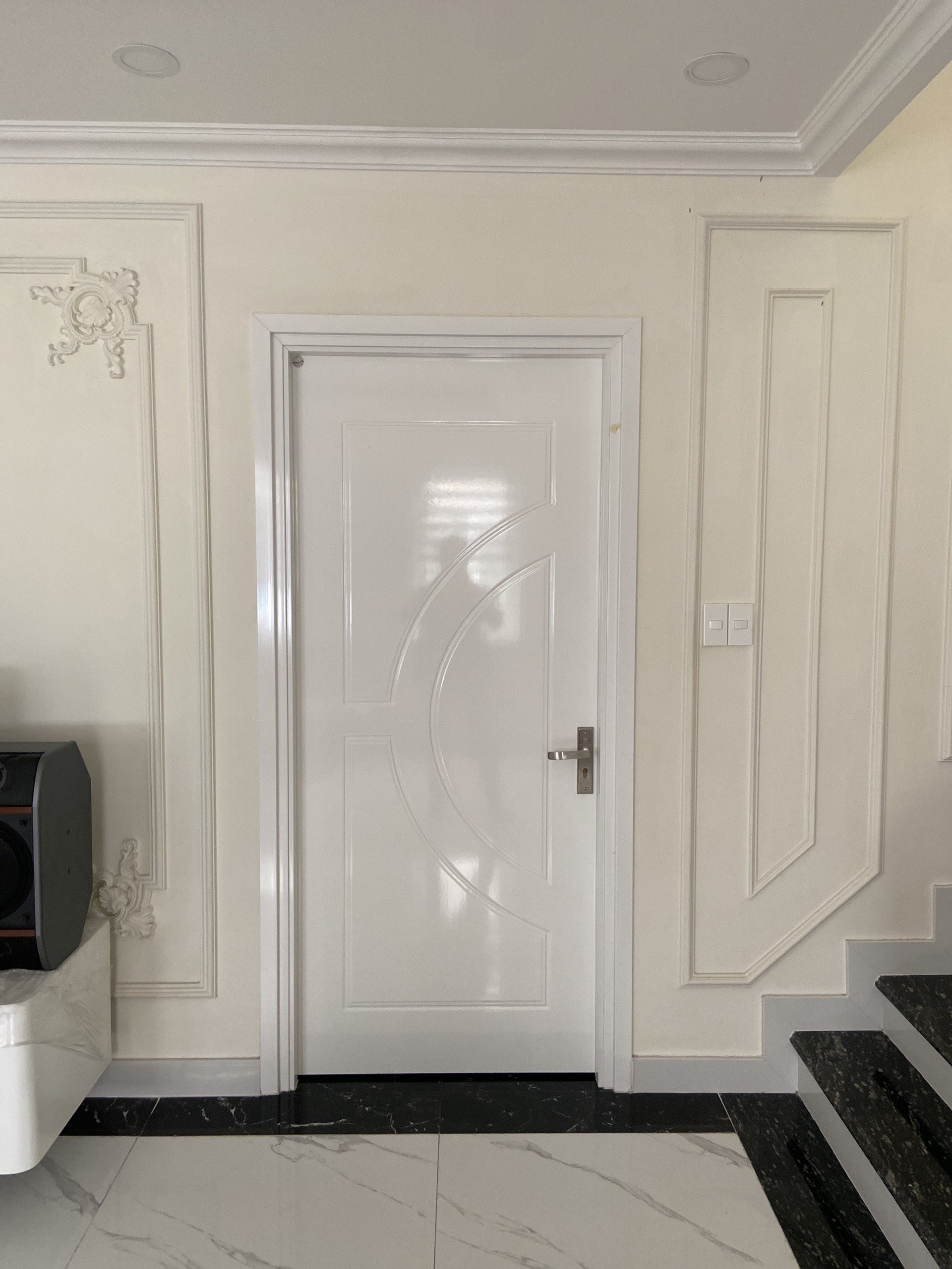 cua-nhua-composite-cho-cua-phong