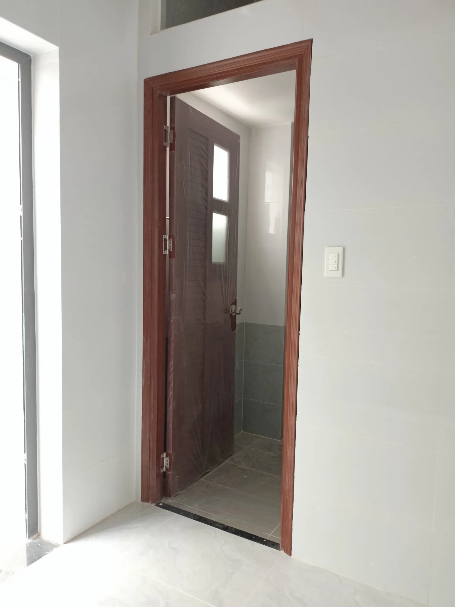 cua-nhua-dai-loan-tai-binh-duong