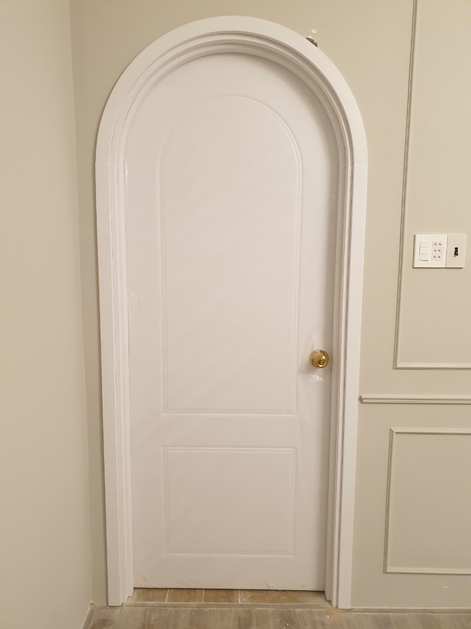 Cửa vòm nhựa composite tai phú giáo
