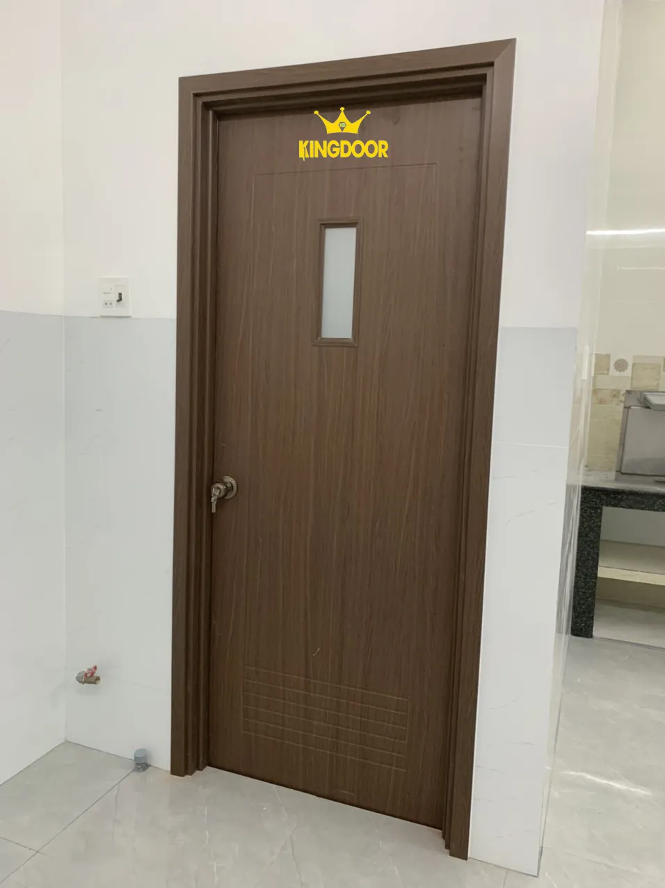 Giá cửa nhựa composite Bình Tân