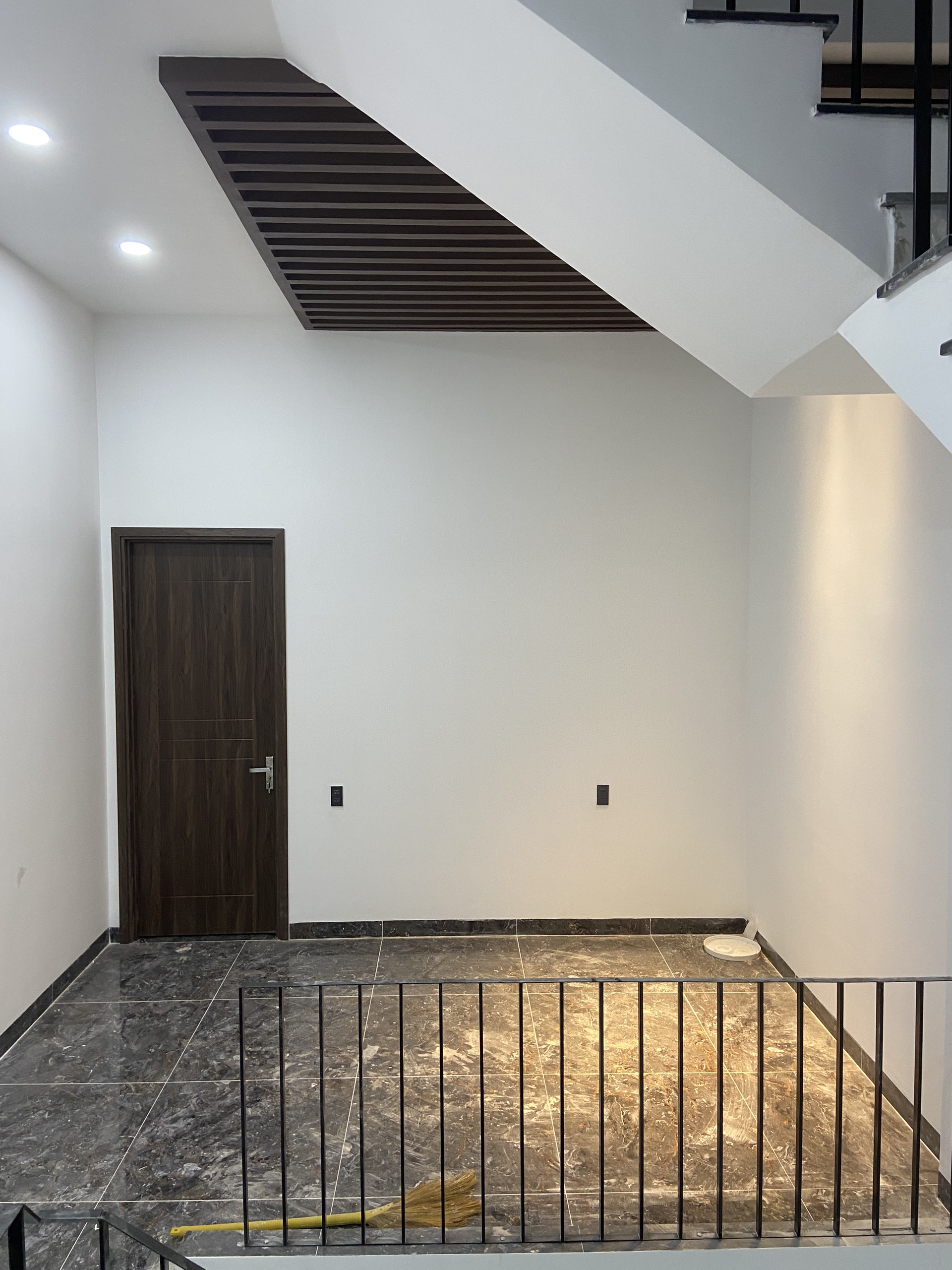 cua-nhua-composite-tai-nha-trang-khanh-hoa