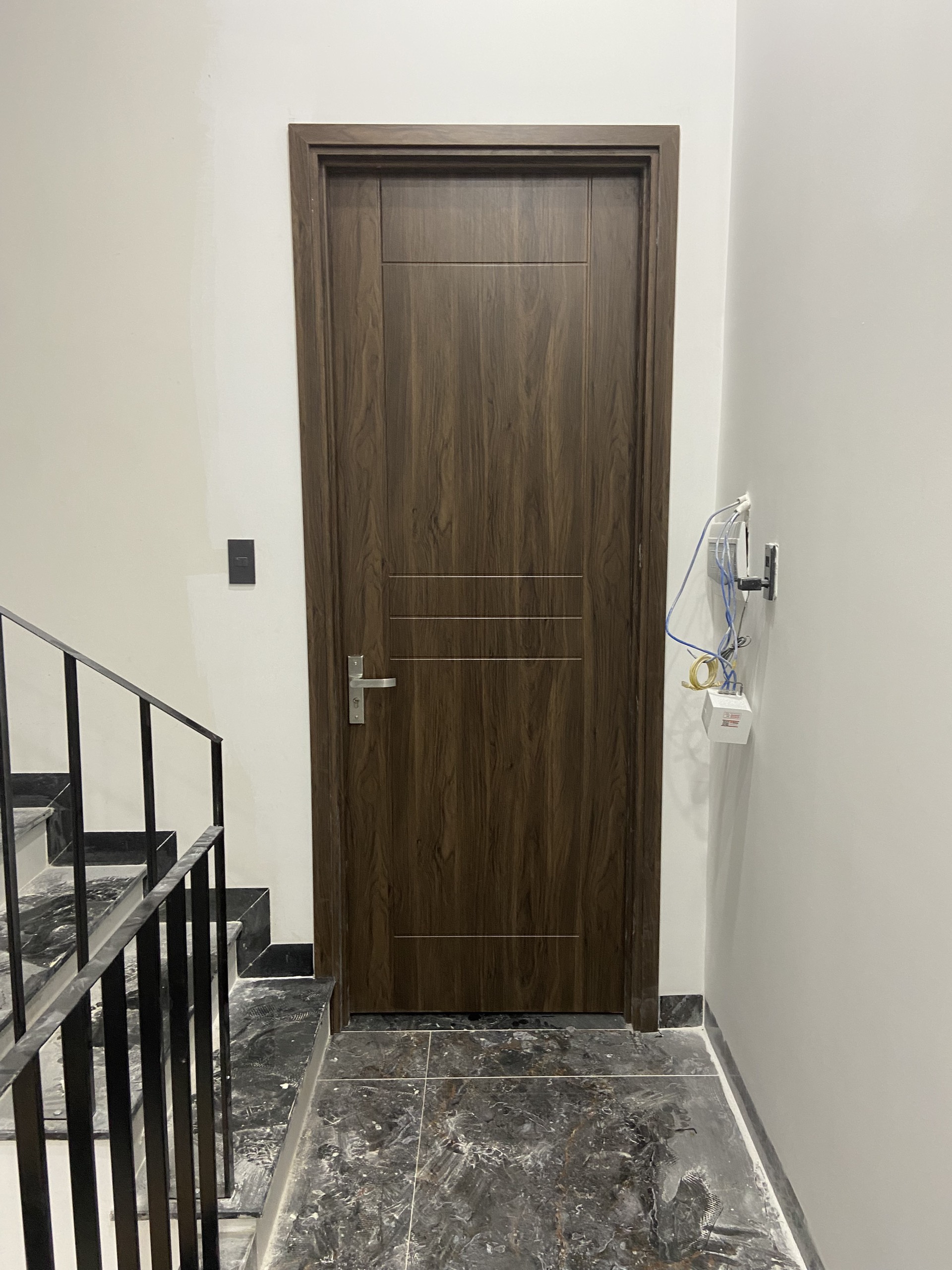 cua-nhua-composite-tai-nha-trang-khanh-hoa