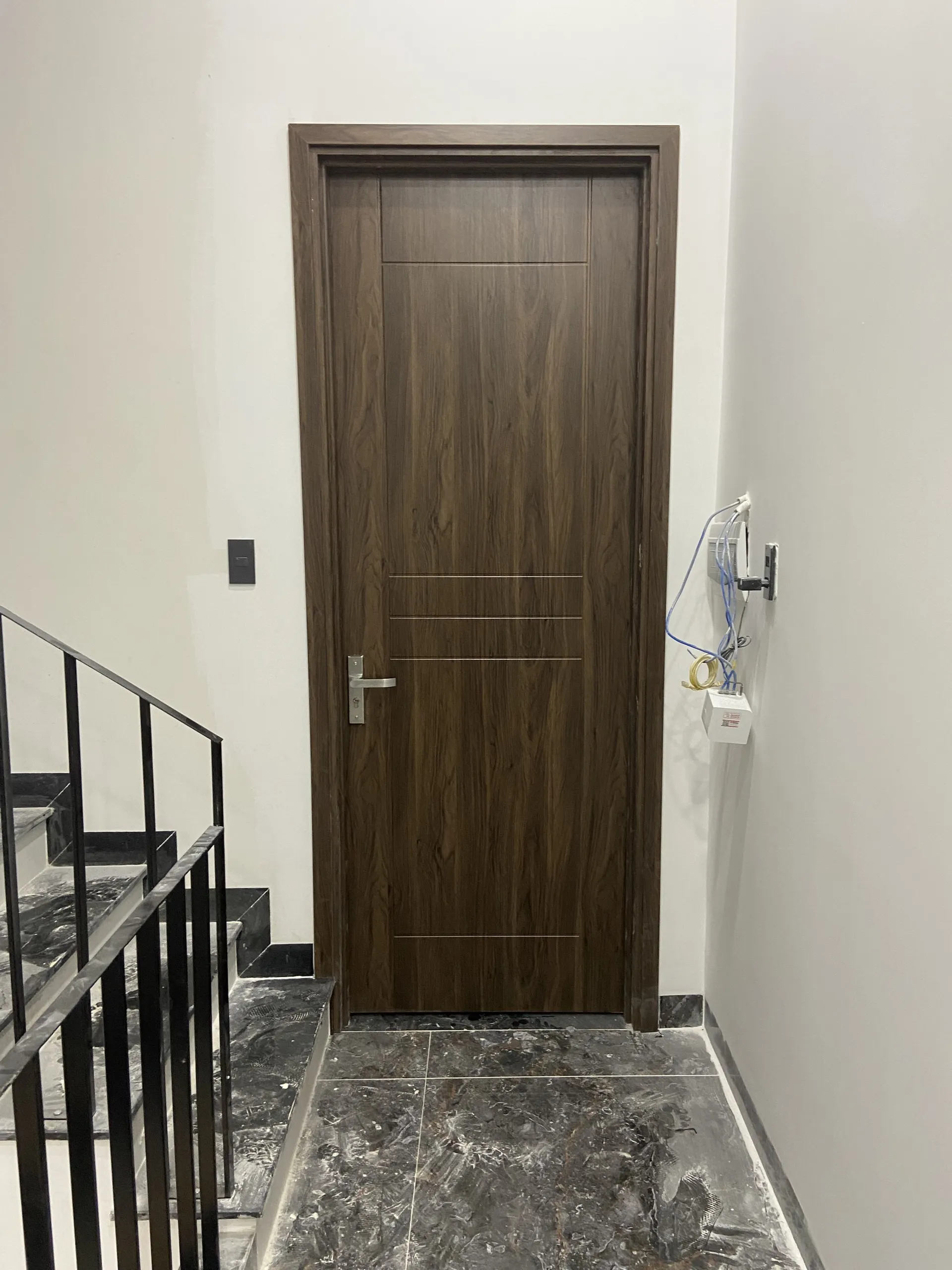 cua-nhua-composite-tai-nha-trang-khanh-hoa