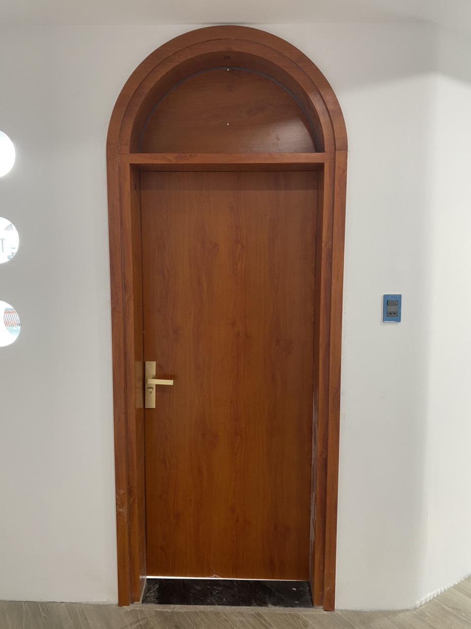 cua-thep-van-go-tai-nha-trang