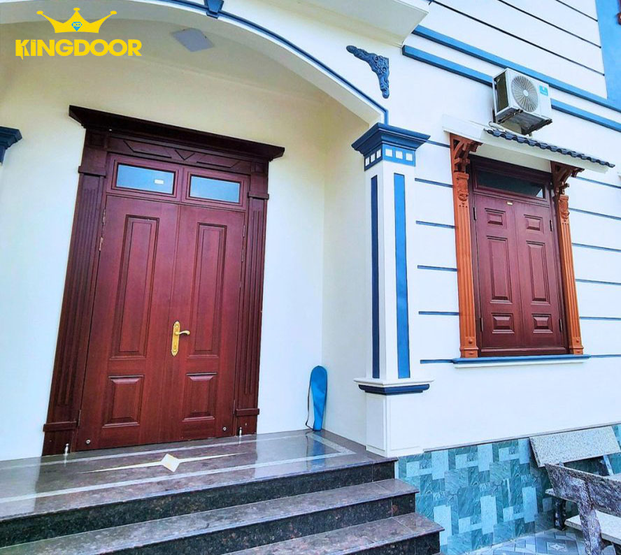 cua-thep-van-go-tai-dong-thap