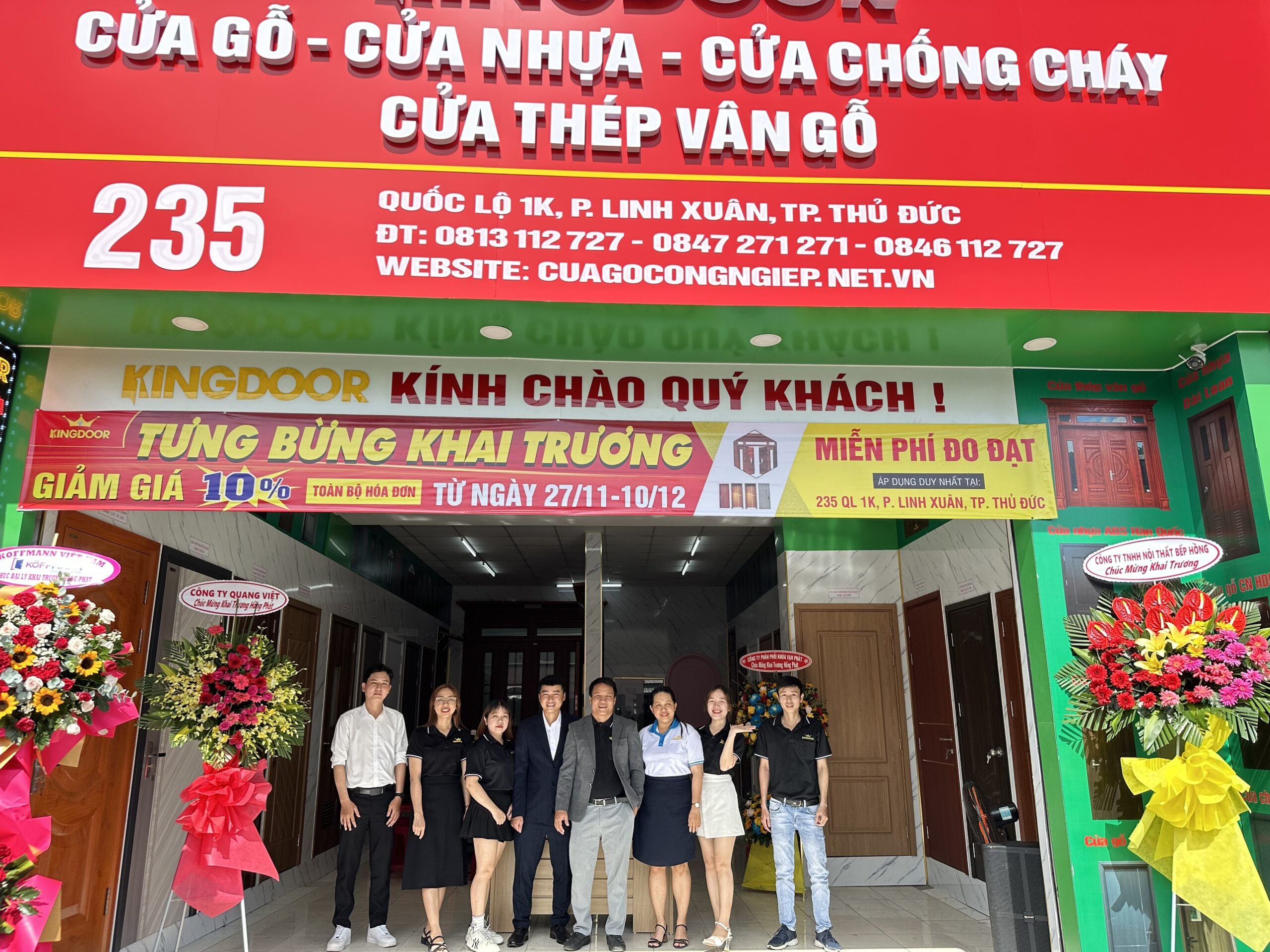 cua-hang-ban-cua-nhua-dai-loan