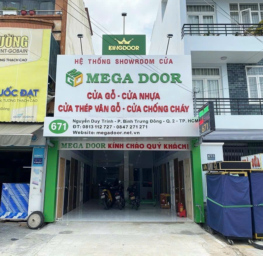 cua-hang-ban-cua-nhua-dai-loan