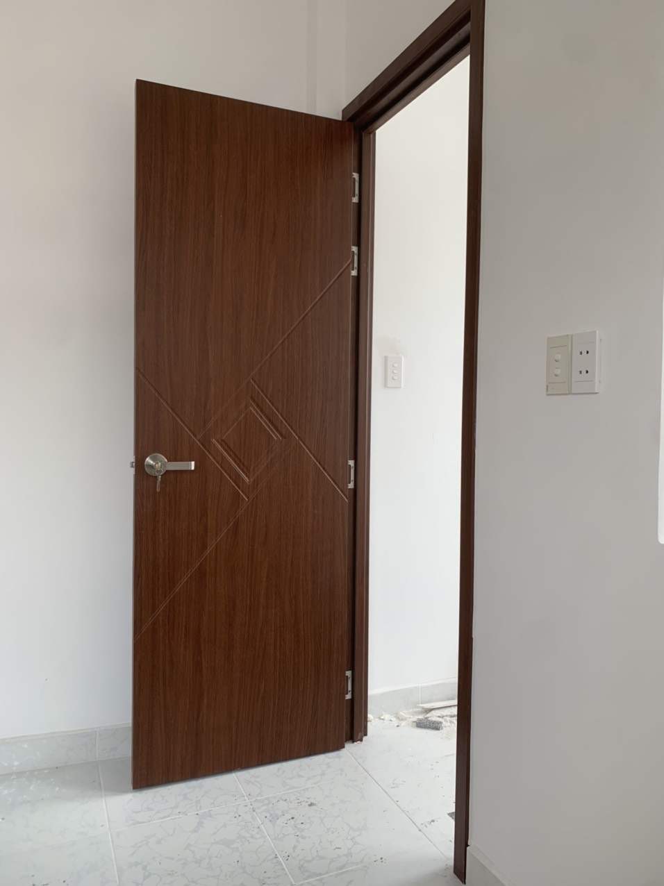 cua-nhua-composite-tai-tphcm