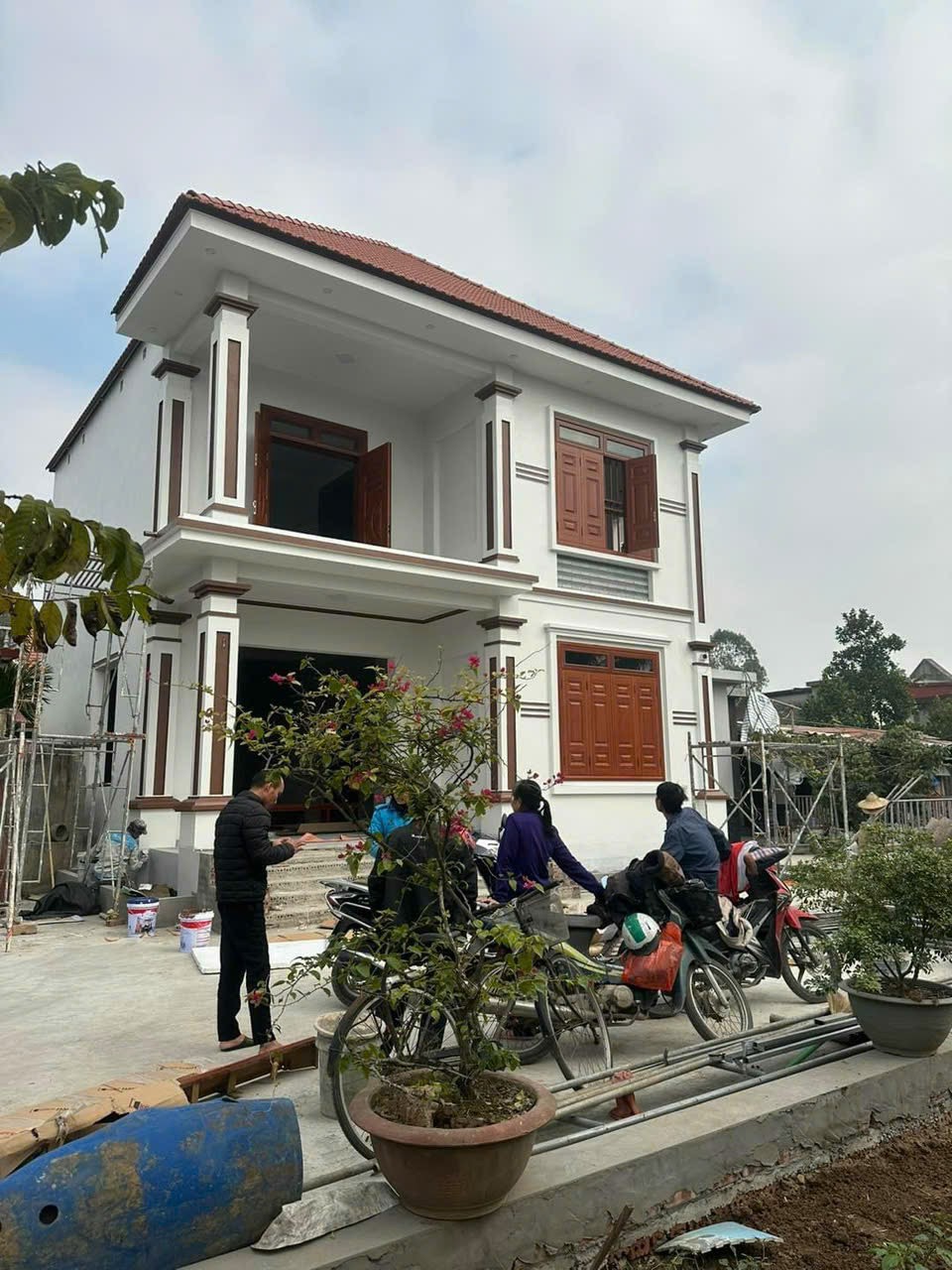 Hoàn thiện công trình cửa thép vân gỗ tại Dĩ an