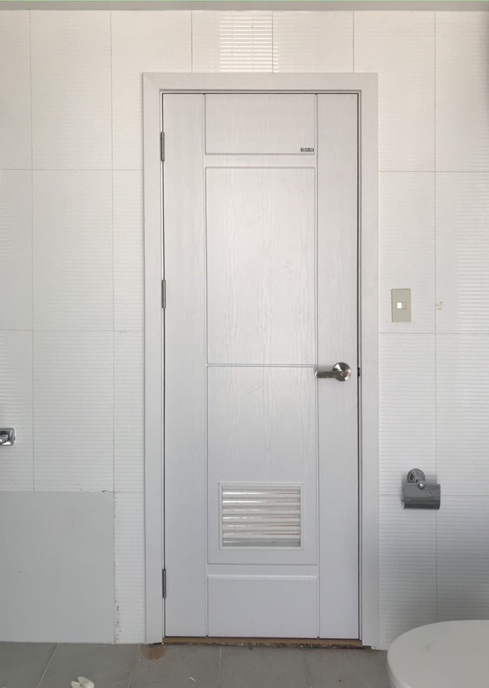 cua-nhua-abs-han-quoc