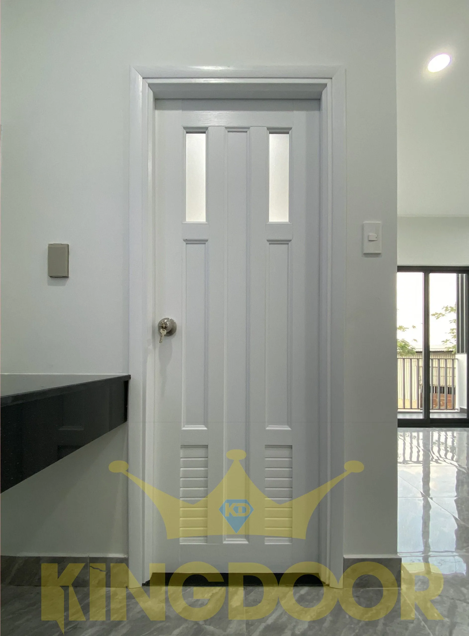 cua-nhua-dai-loan-ghep-thanh