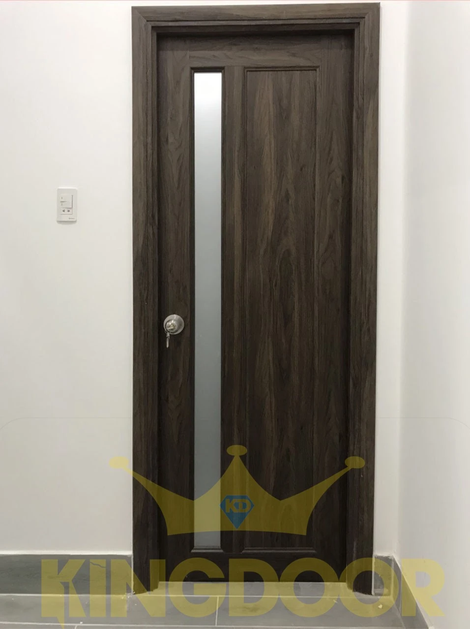 cua-nhua-dai-loan-ghep-thanh