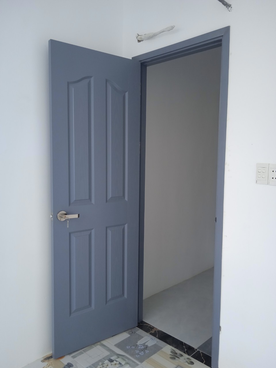 cua-go-cong-nghiep-tại-binh-tan