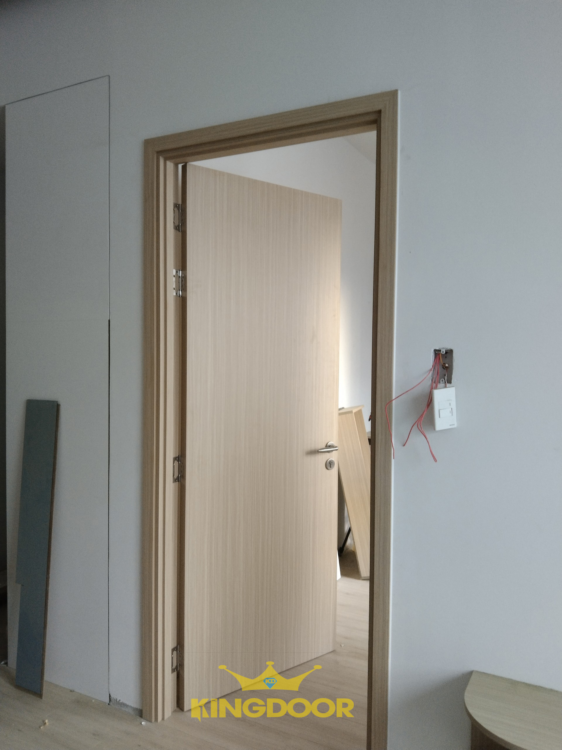 cua-go-cong-nghiep-tại-binh-tan