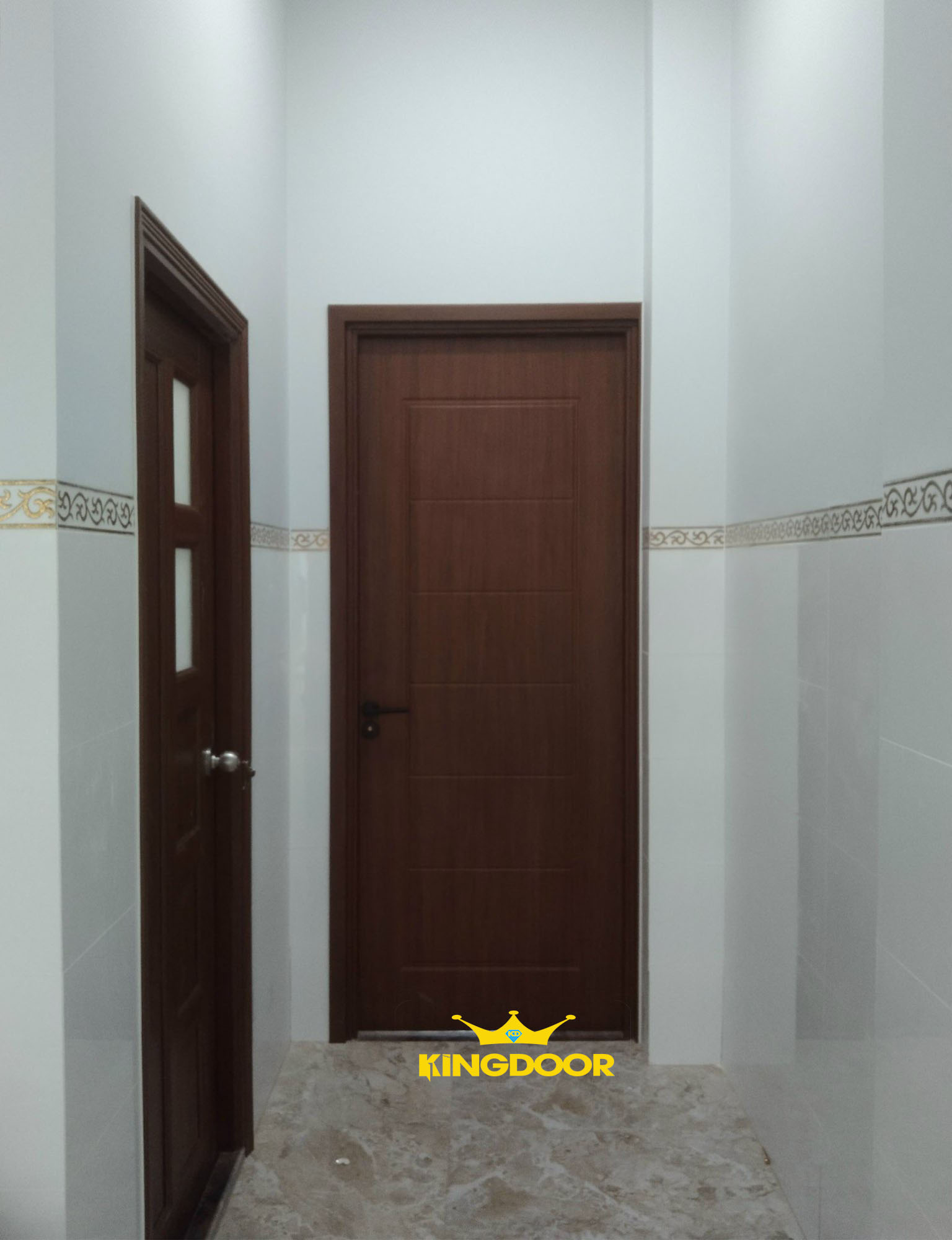 cua-nhua-composite-tai-lam-dong