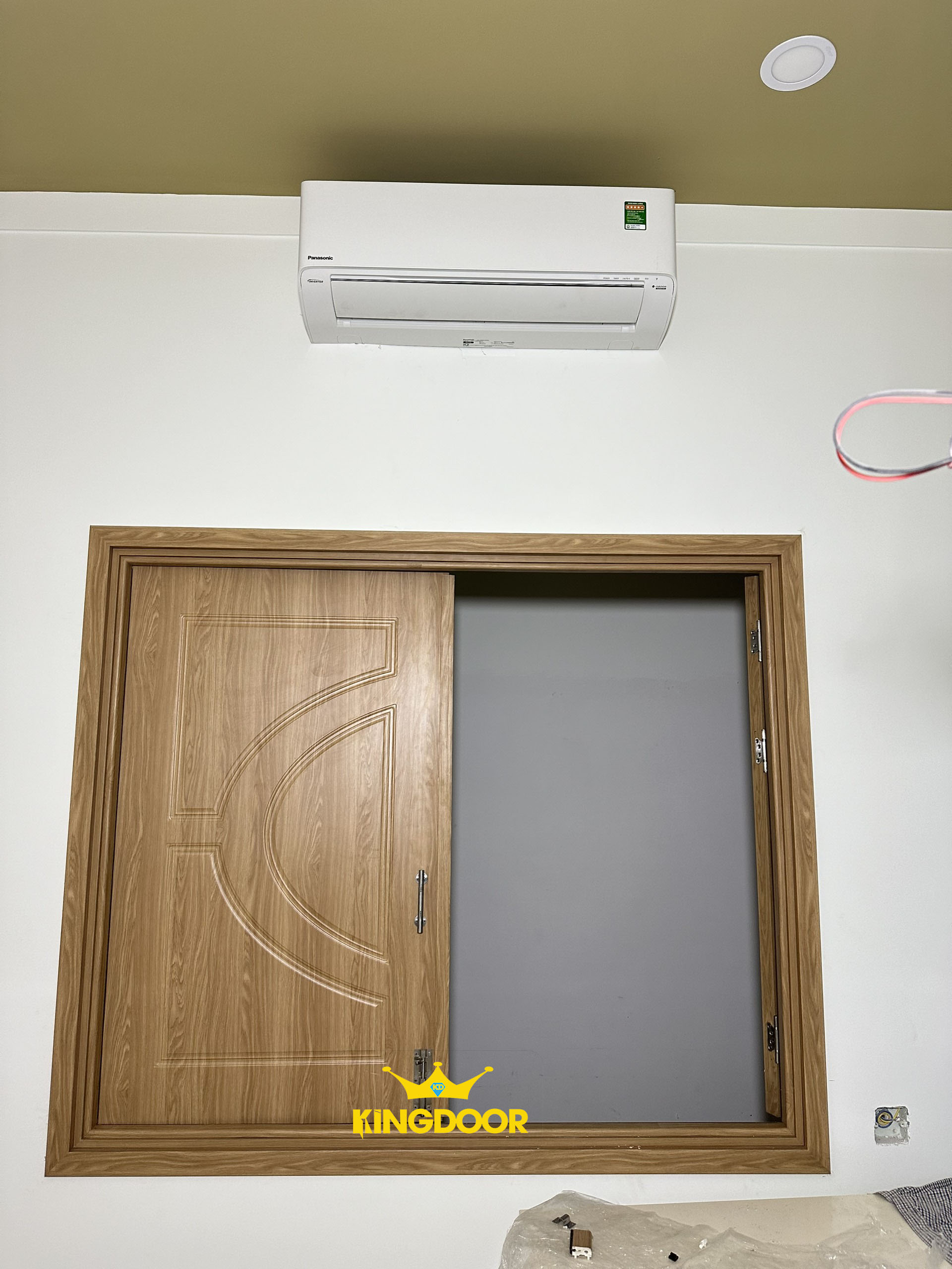 cua-nhua-composite-tai-lam-dong