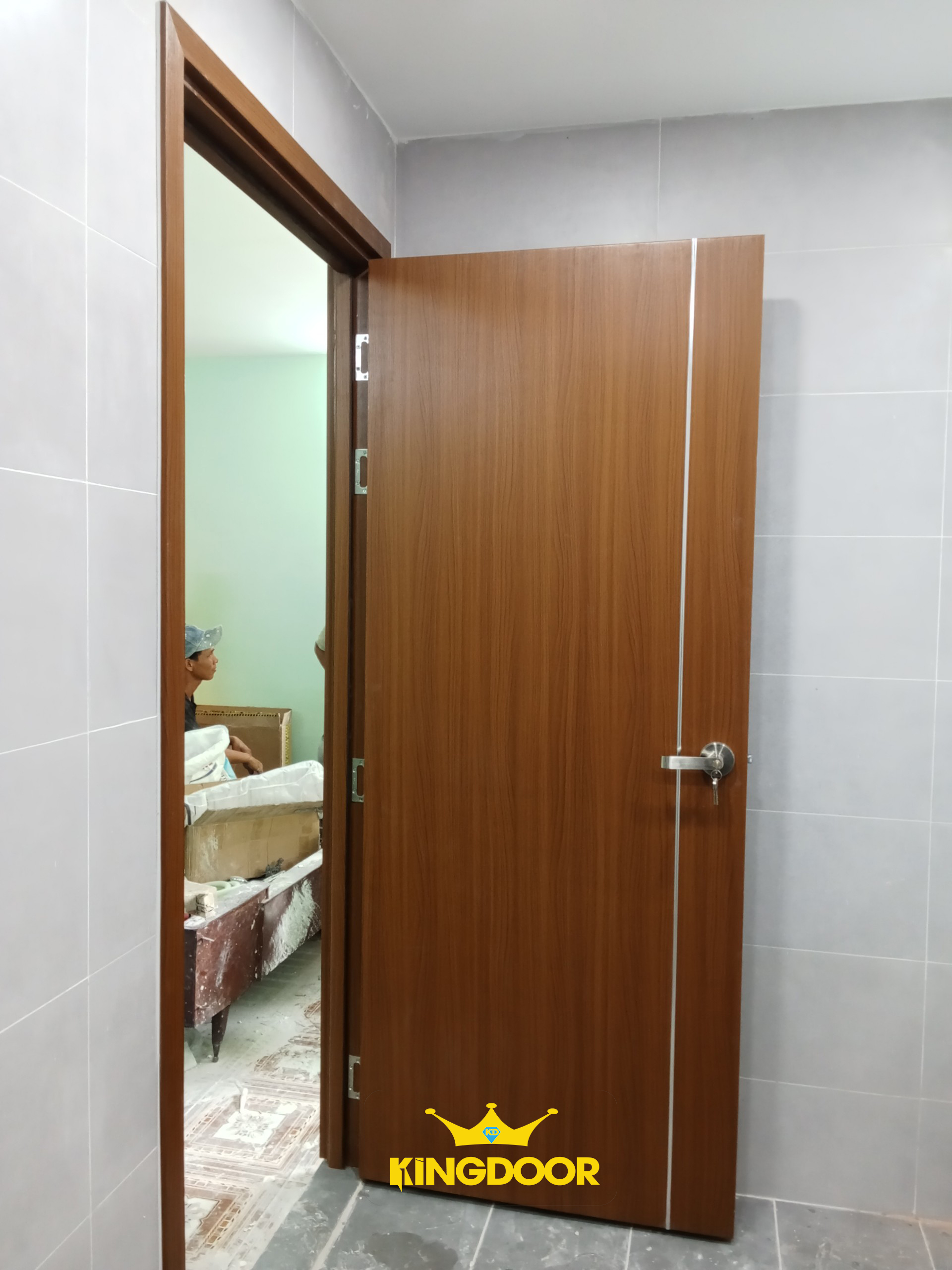 cua-nhua-composite-tai-tay-ninh