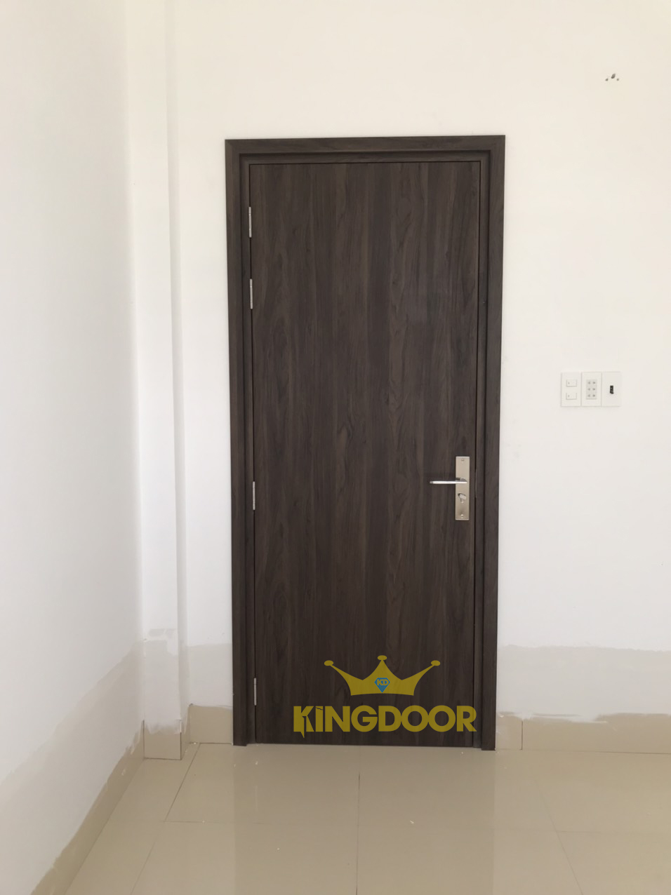 cua-nhua-composite-tai-tay-ninh