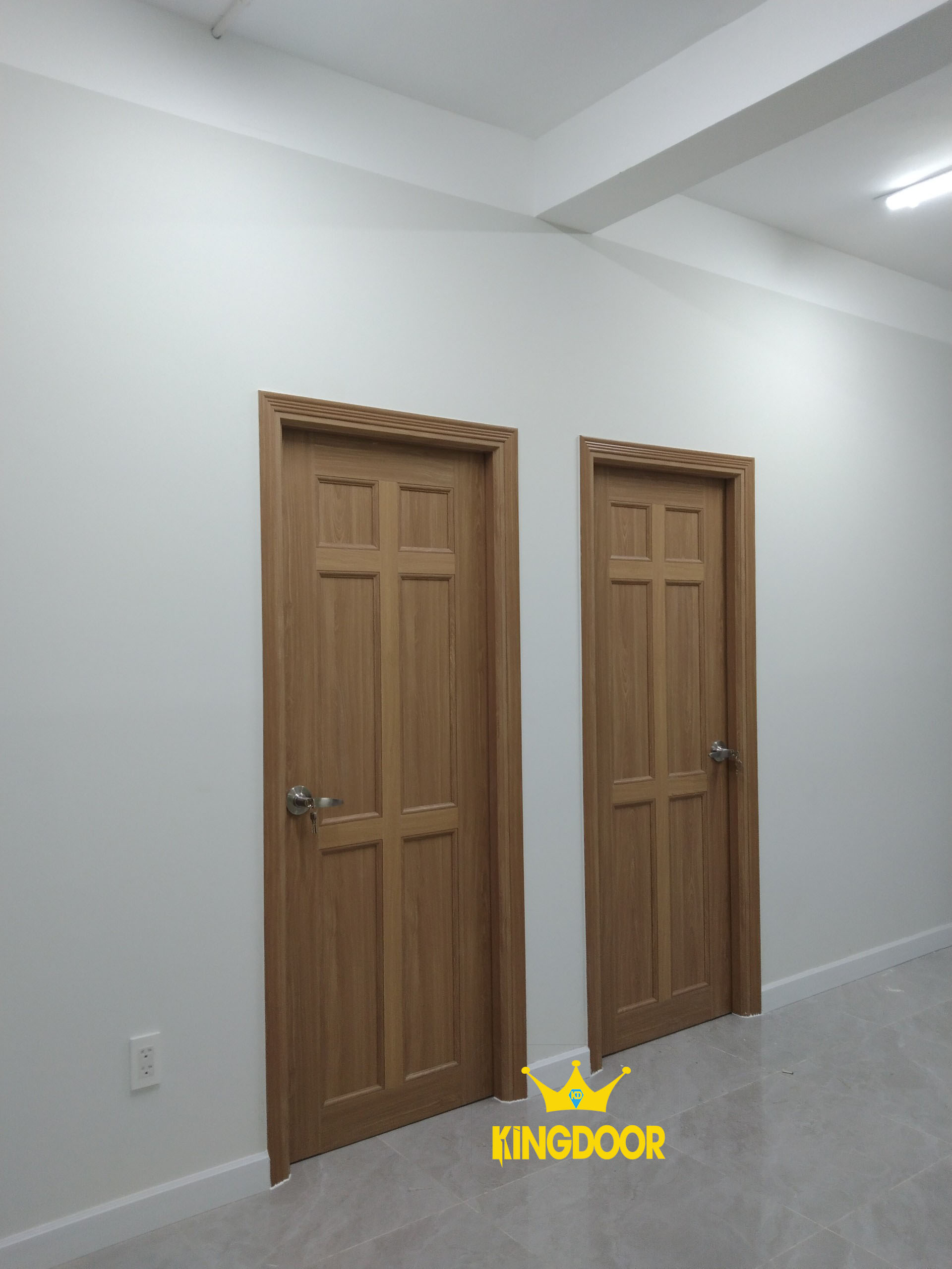 cua-nhua-dai-loan-tai-thuan-an