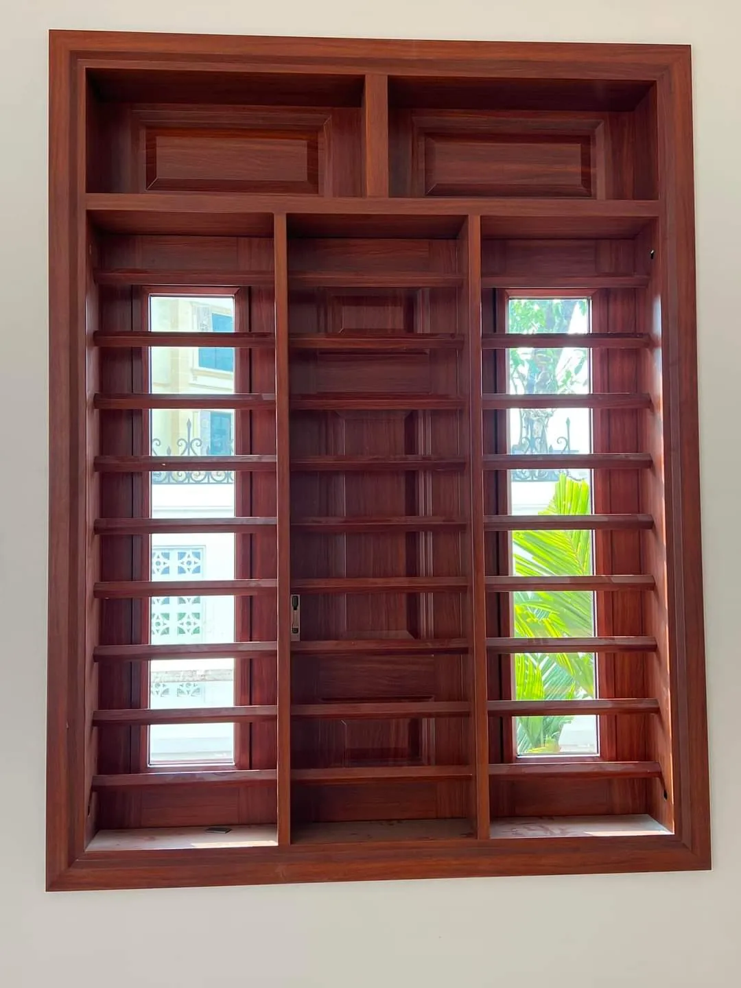 cua-so-thep-van-go-2-canh