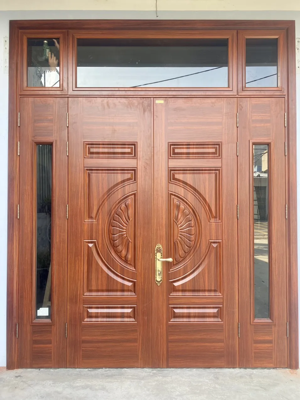 cua-thep-van-go-4-canh