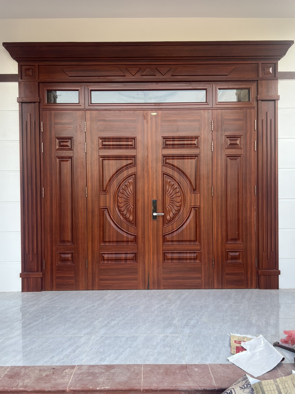 cua-thep-van-go-4-canh