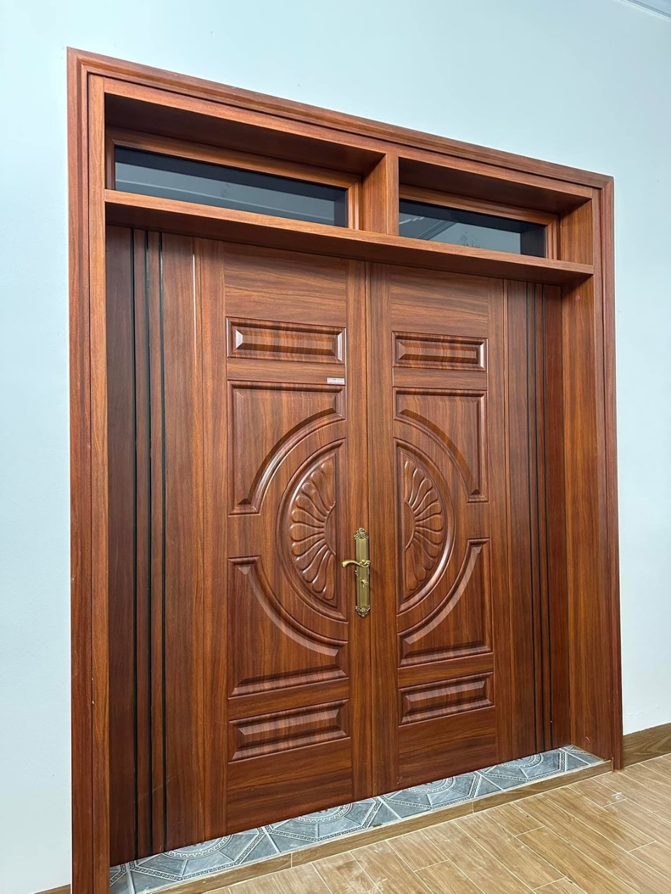 cua-thep-van-go-4-canh