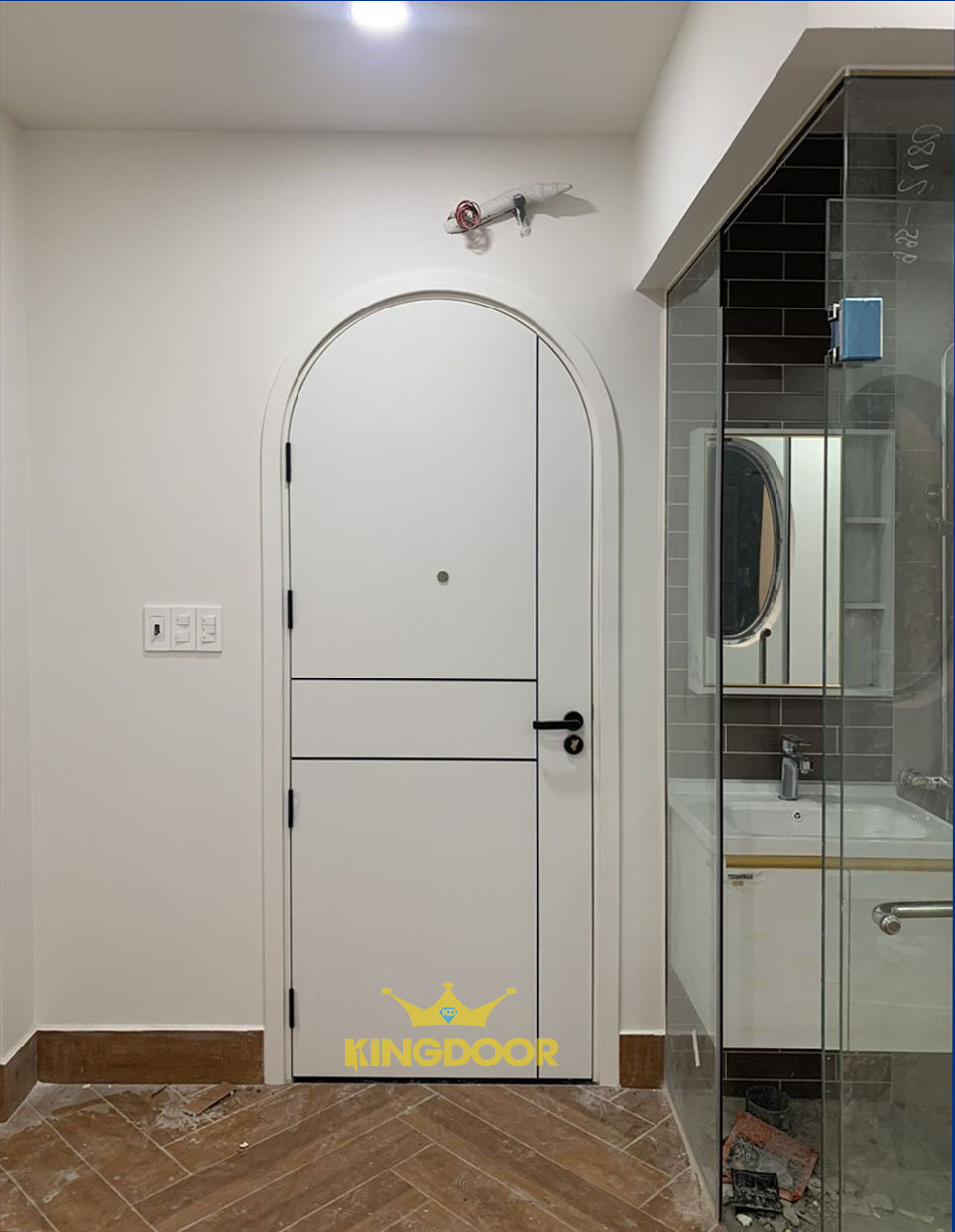 cua-vom-nhua-composite-tai-tan-uyen