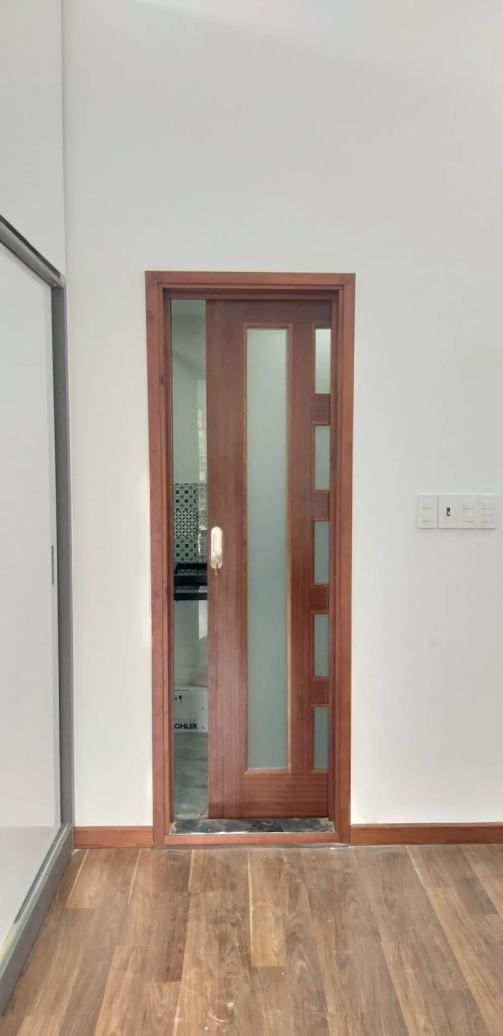 cua-lua-go-cong-nghiep-tai-nha-trang