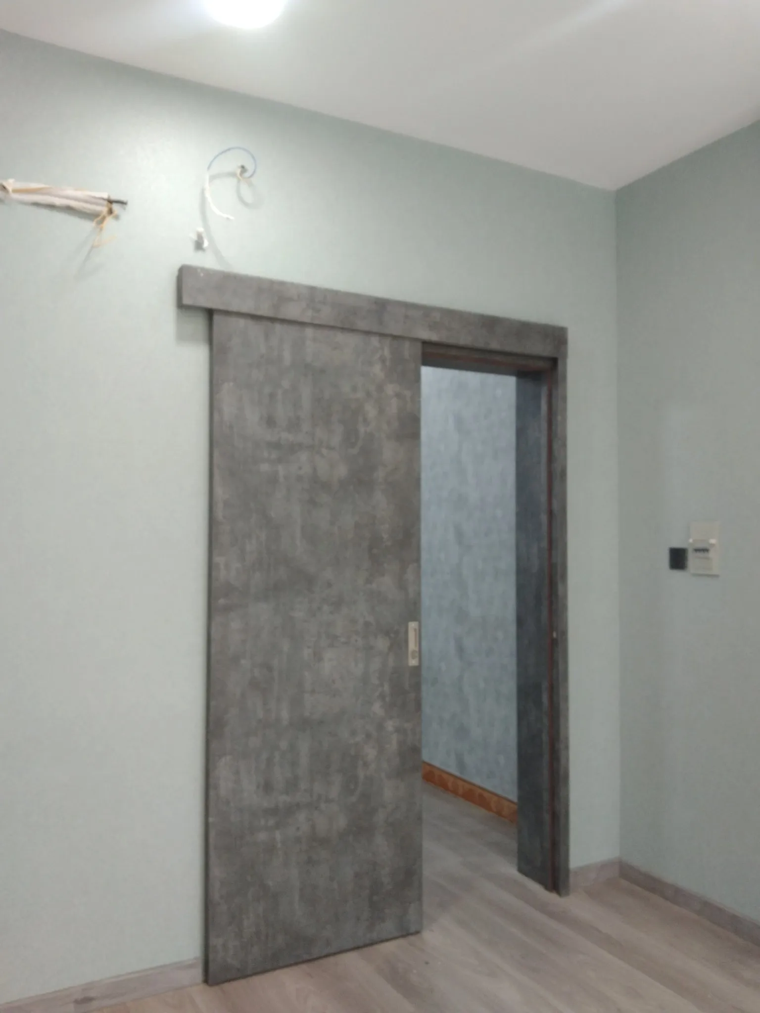 cua-lua-go-cong-nghiep-tai-nha-trang