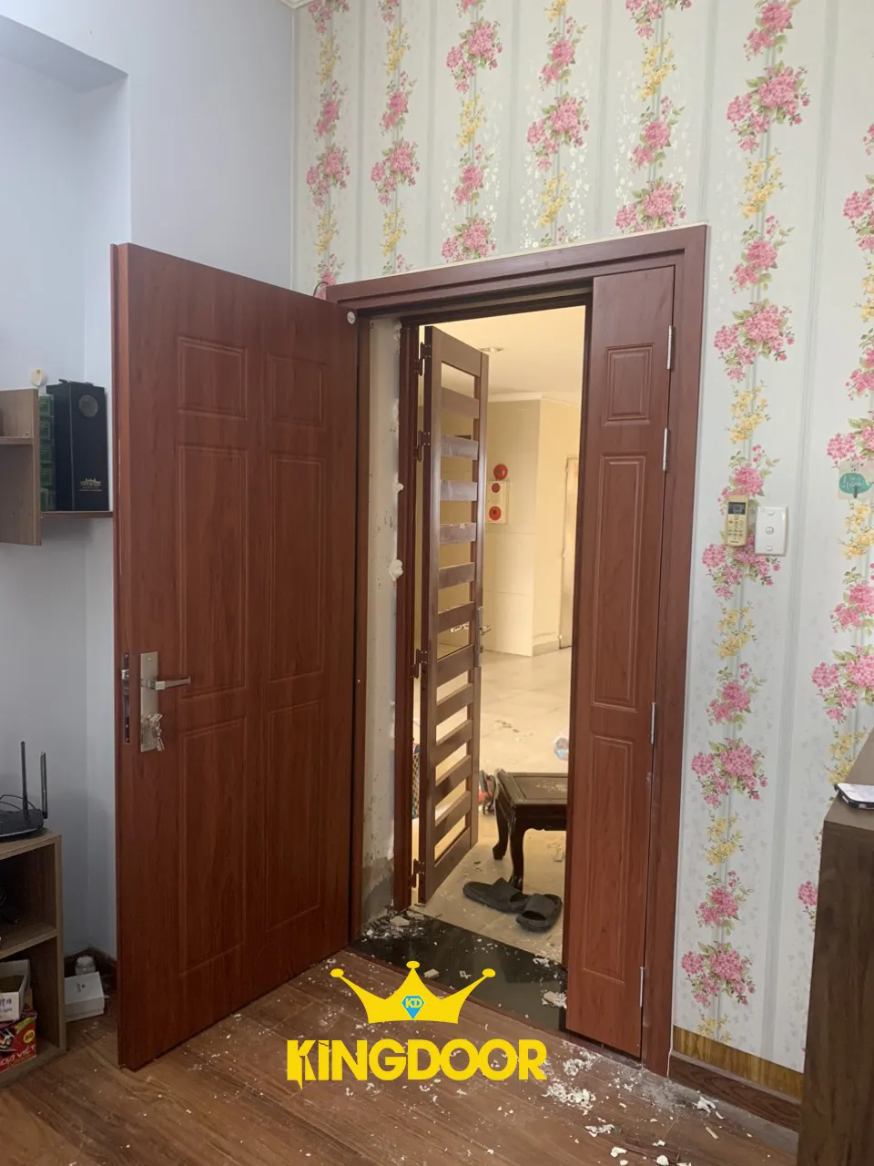 cua-nhua-composite-2-canh