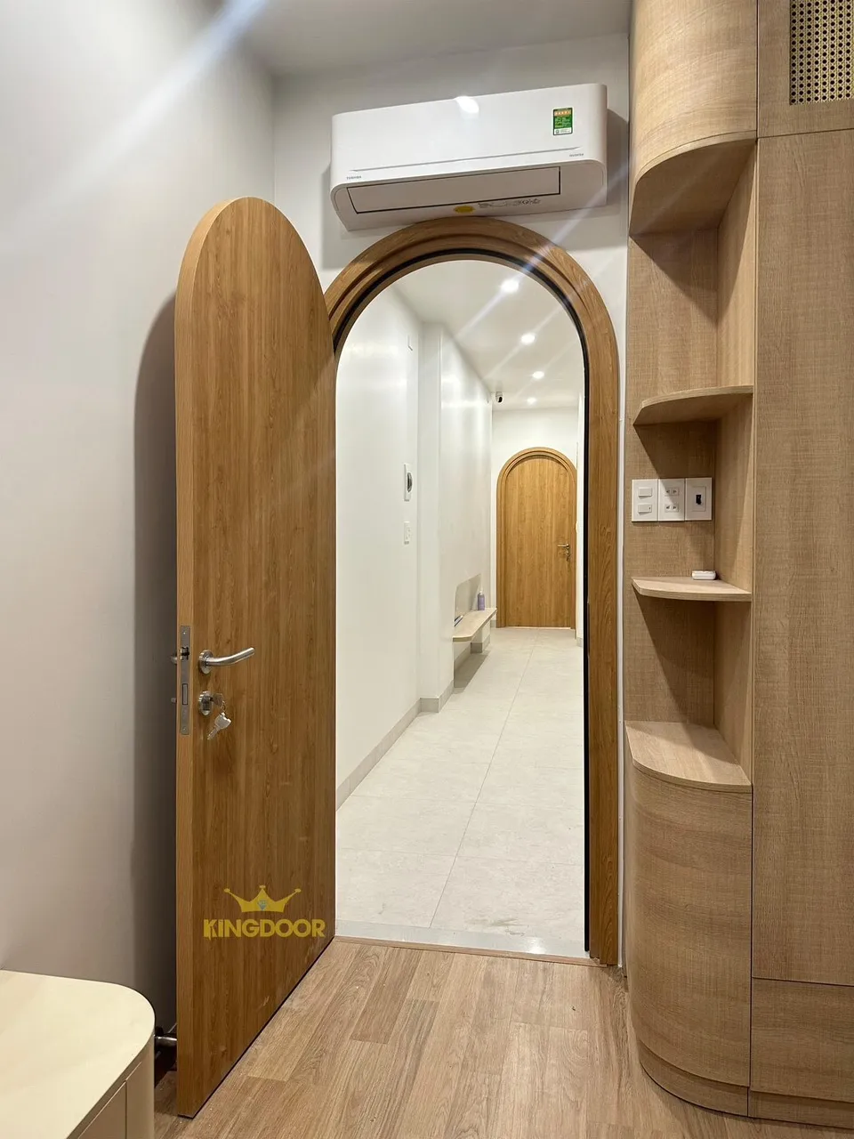 cua-vom-nhua-composite-phu-van-go