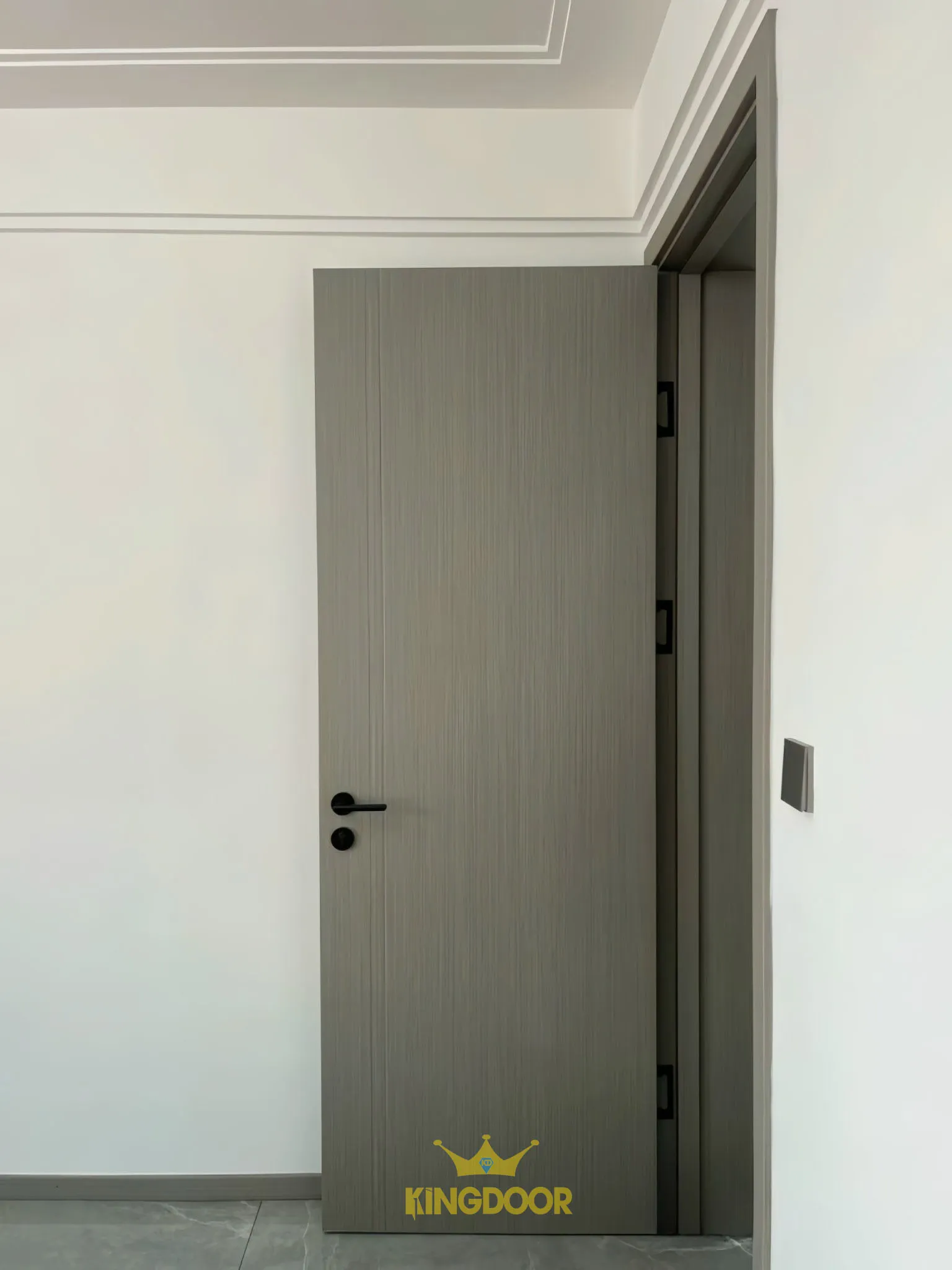 cua-go-carbon-tai-binh-duong