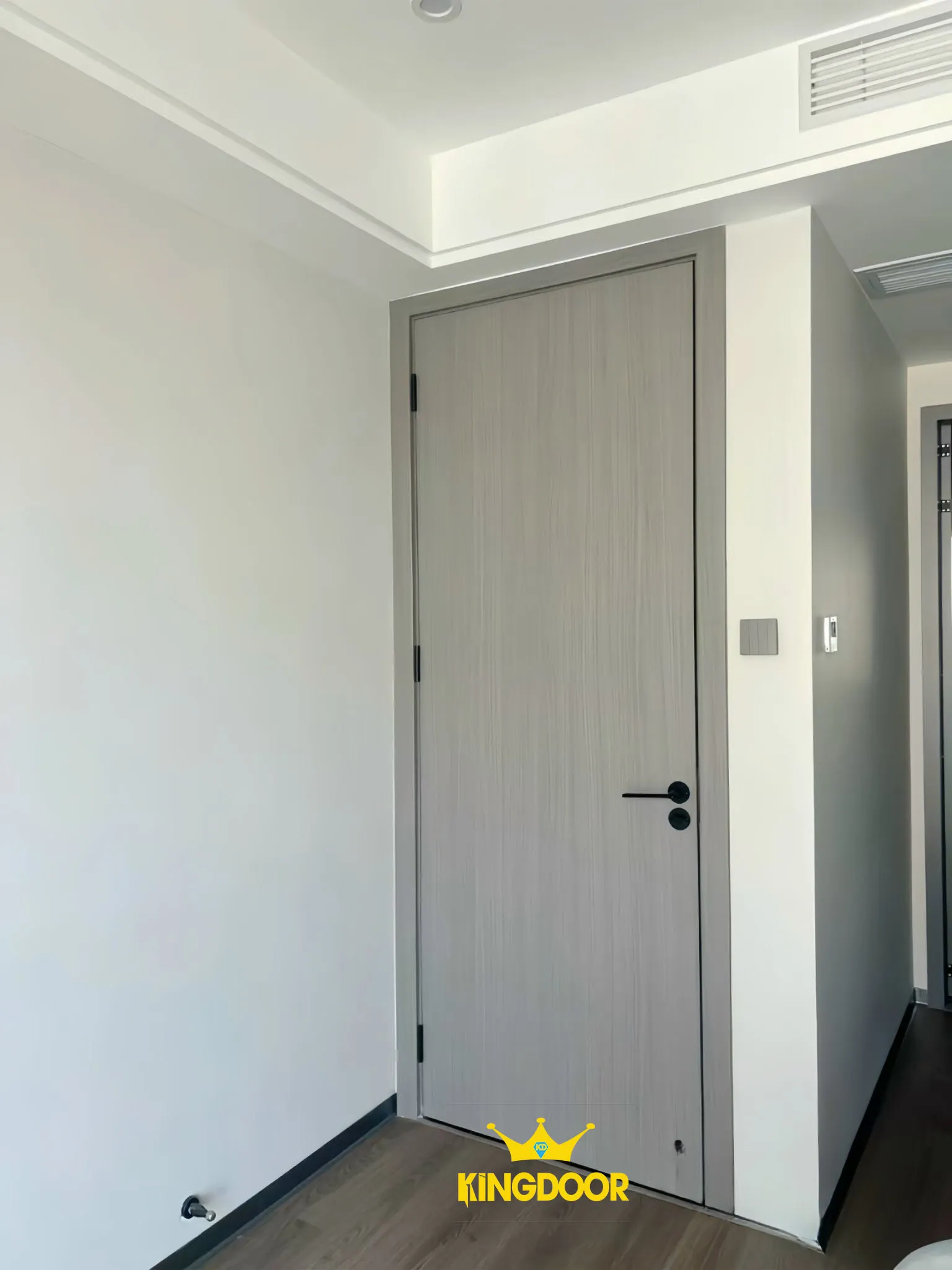 cua-go-carbon-tai-binh-duong