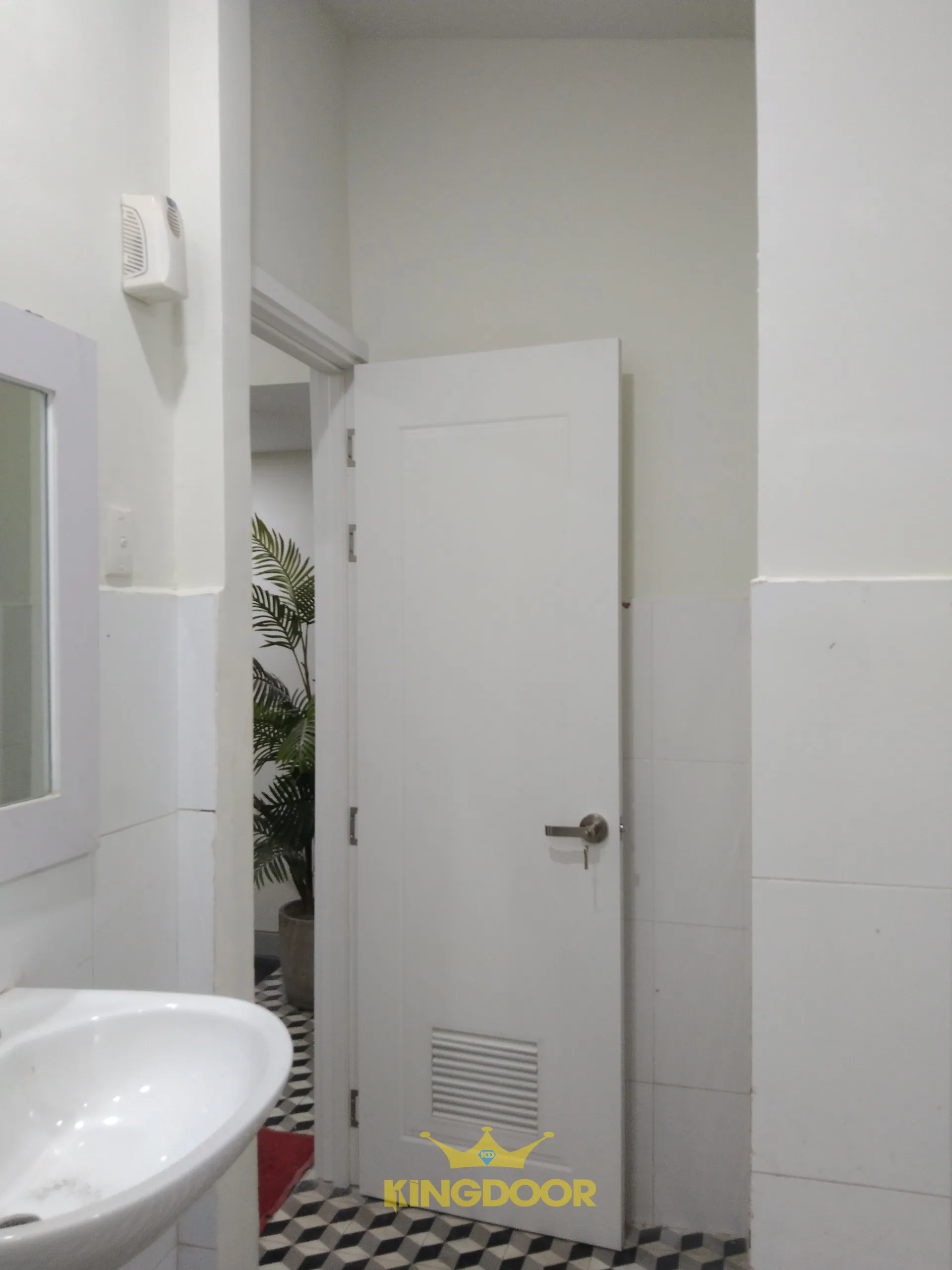 Cửa nhựa composite nhà vệ sinh