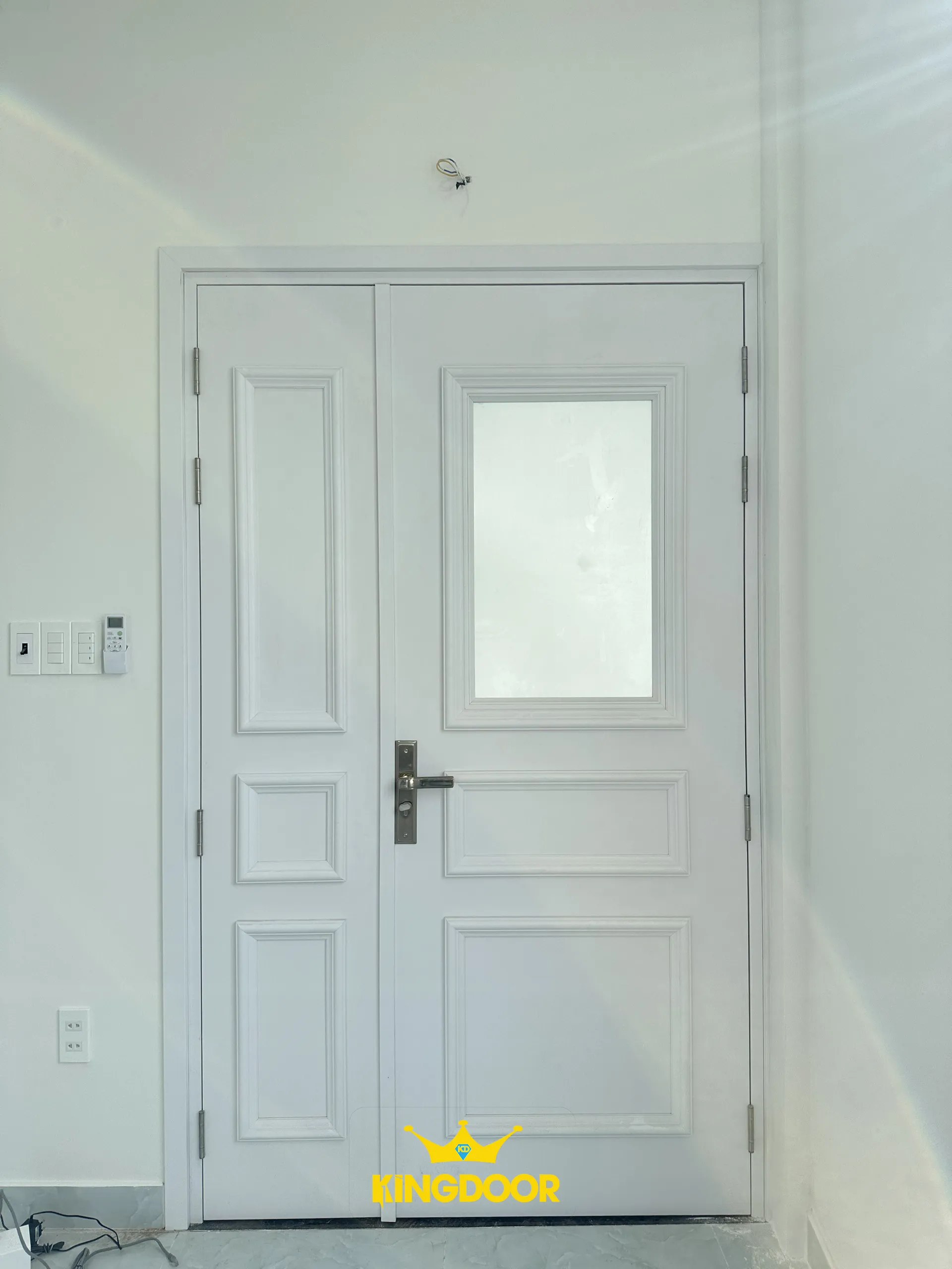 cua-nhua-composite-2-canh