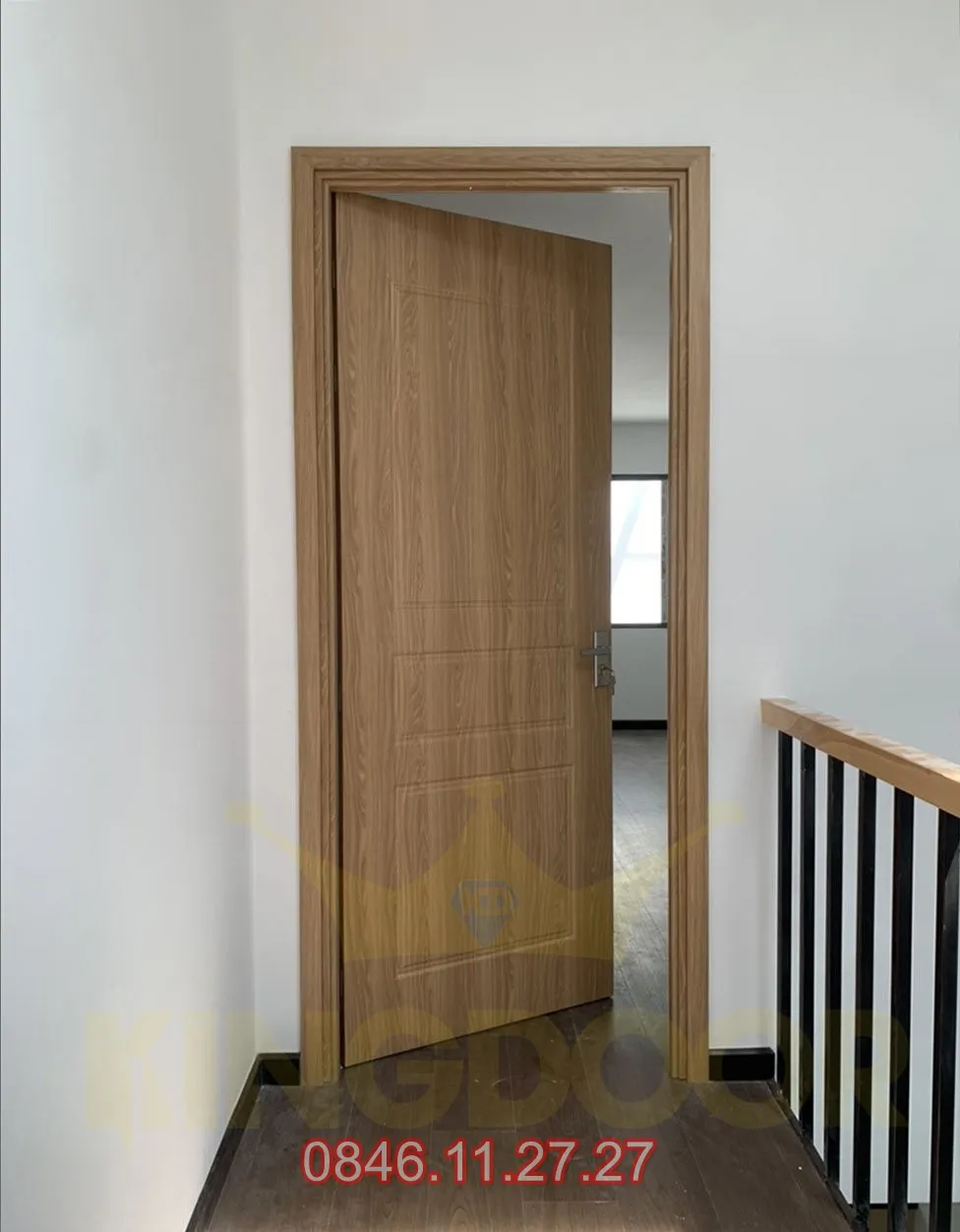 cua-nhua-composite-tai-quan-8