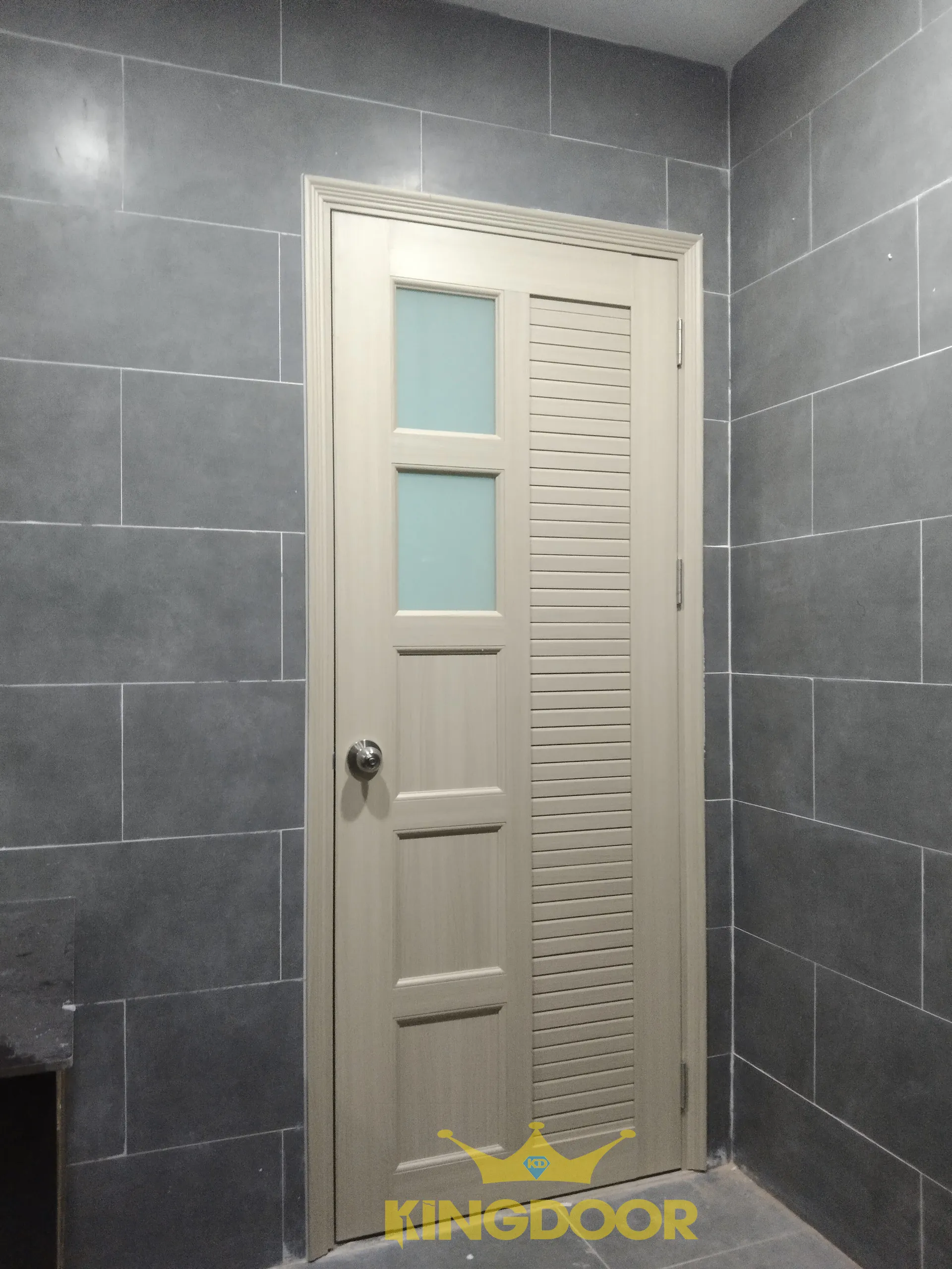 cua-nhua-dai-loan-ghep-thanh