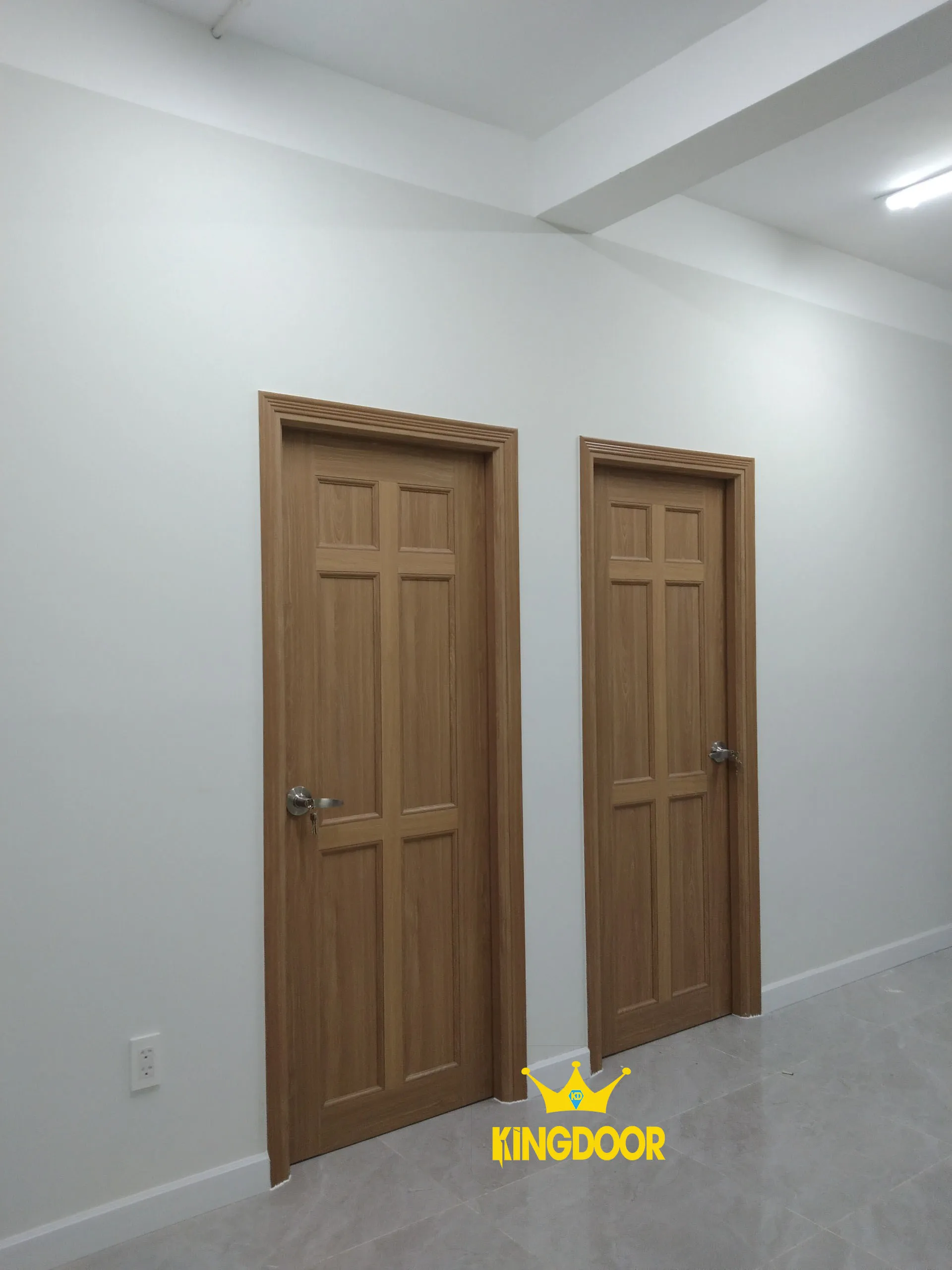 cua-nhua-dai-loan-tai-Di-An