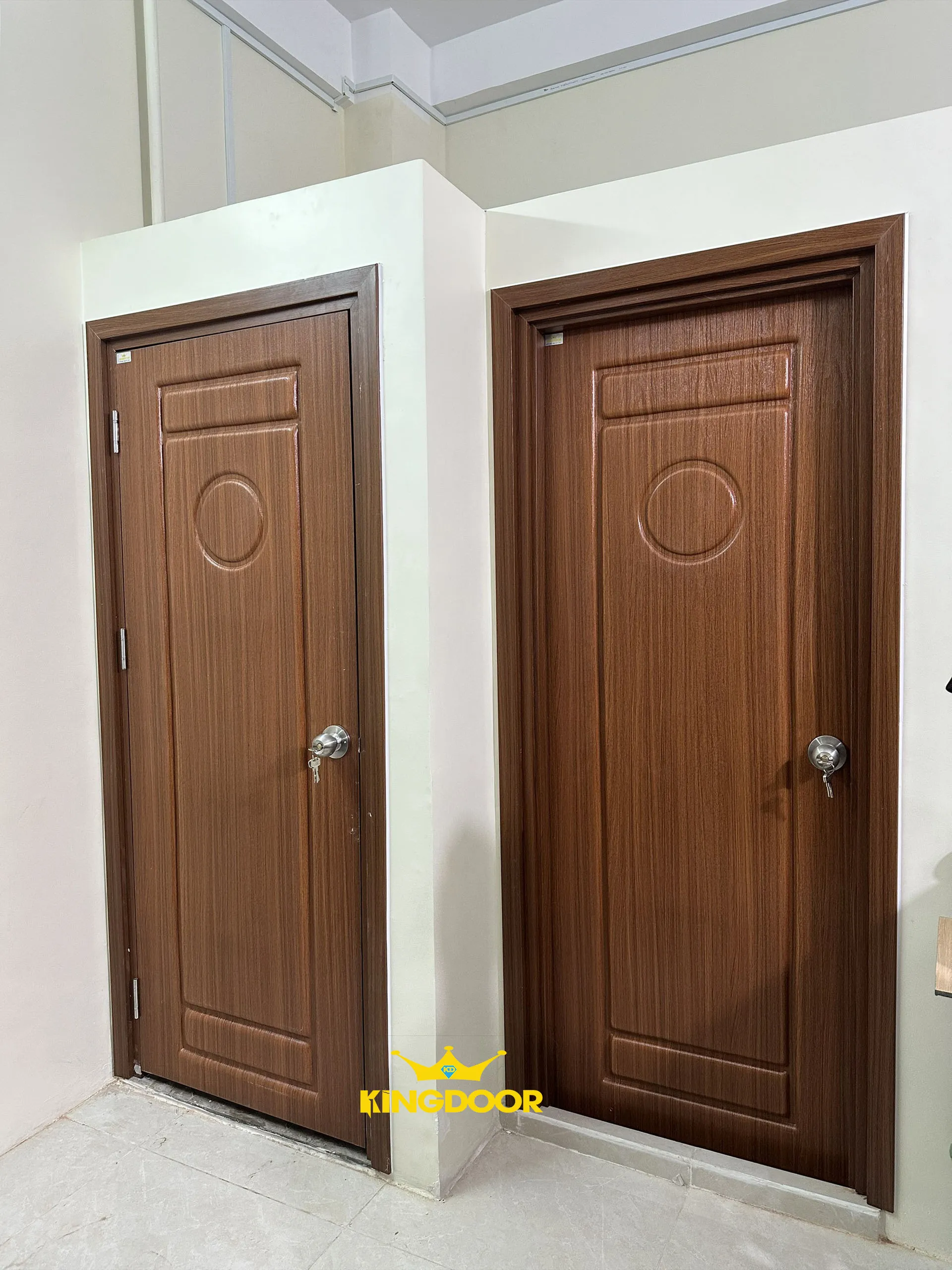 cua-nhua-dai-loan-tai-Di-An